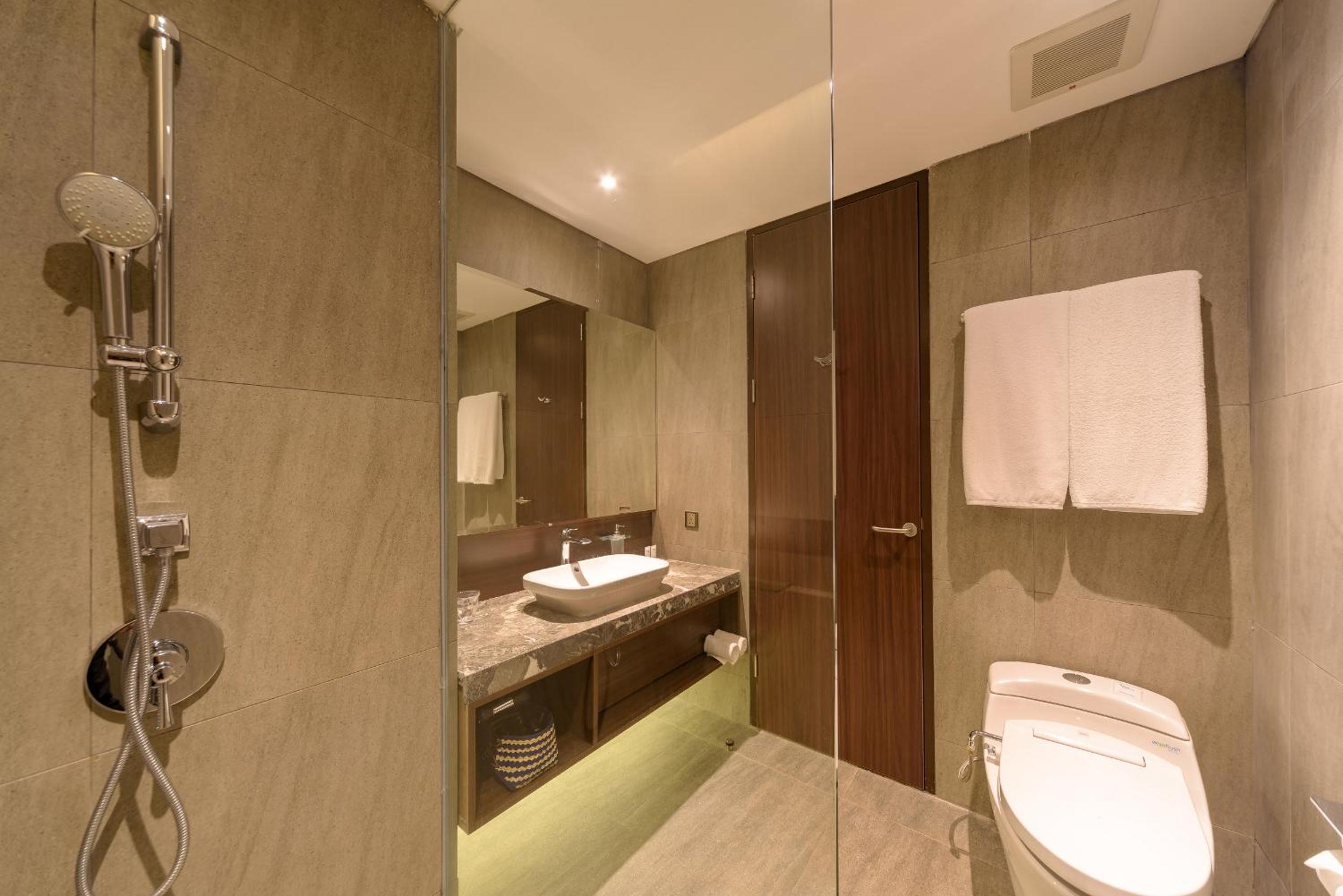 Deluxe Double Room - Photo 9