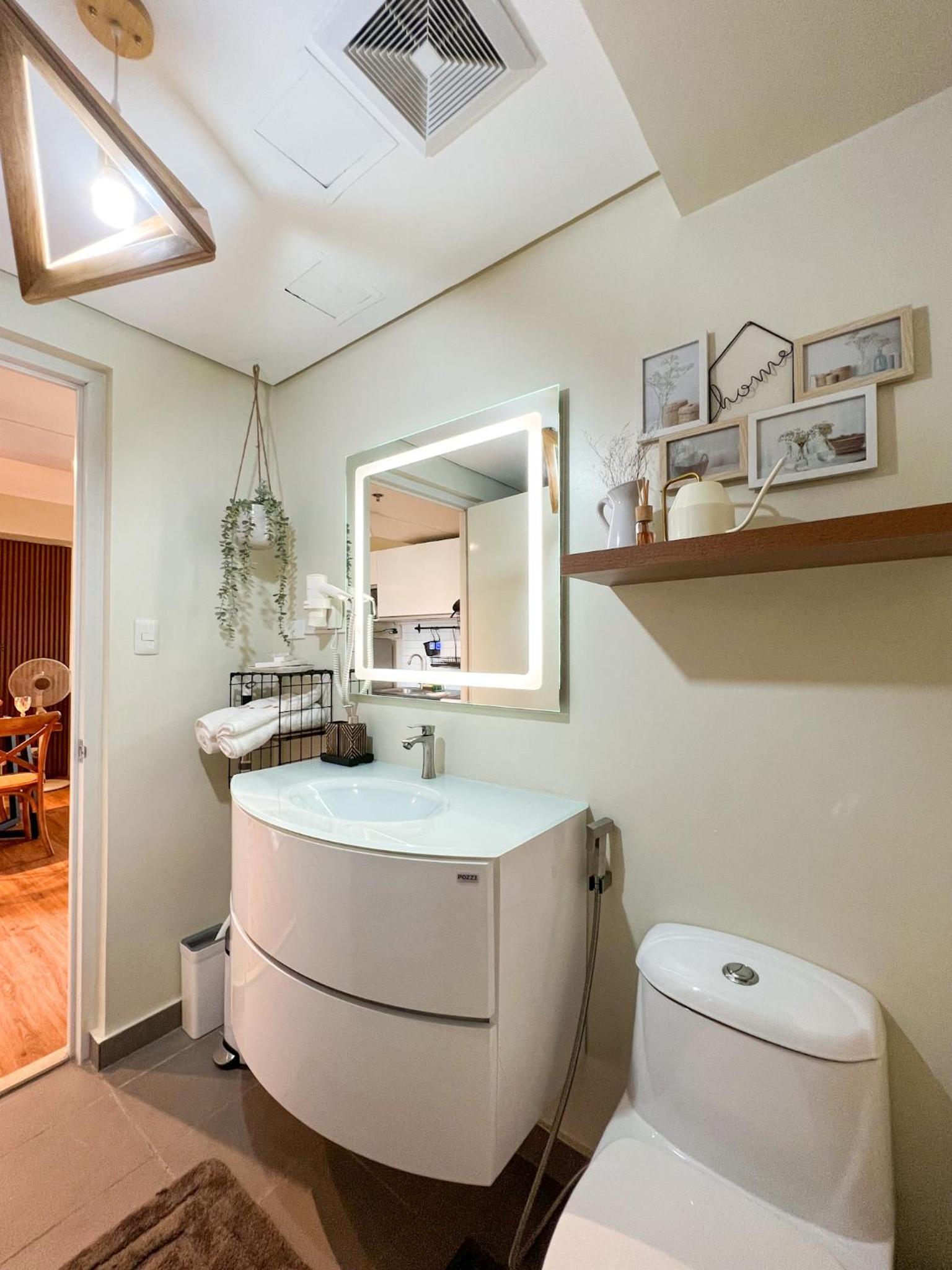 One-Bedroom Apartment photo 2