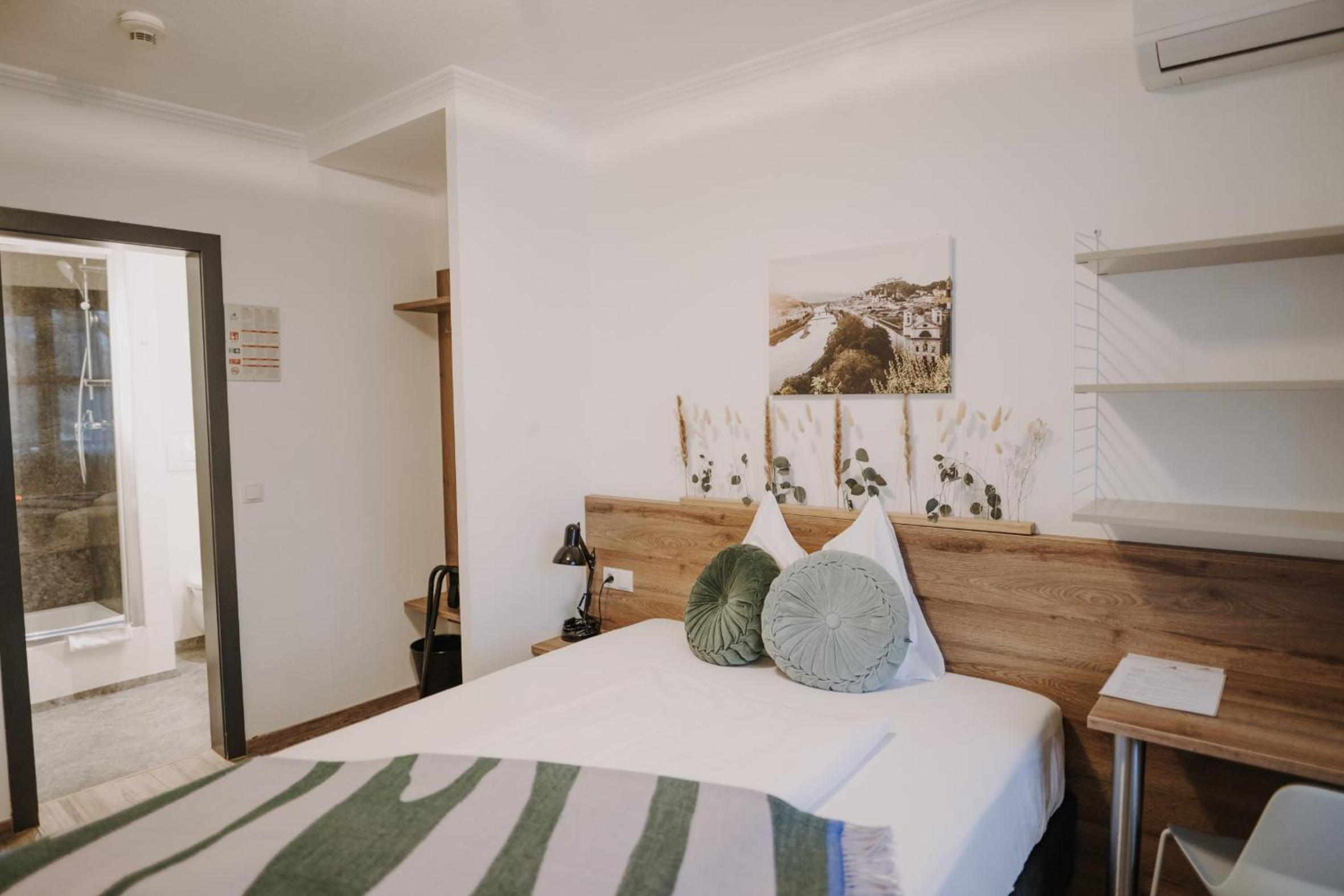 Single Room photo 3