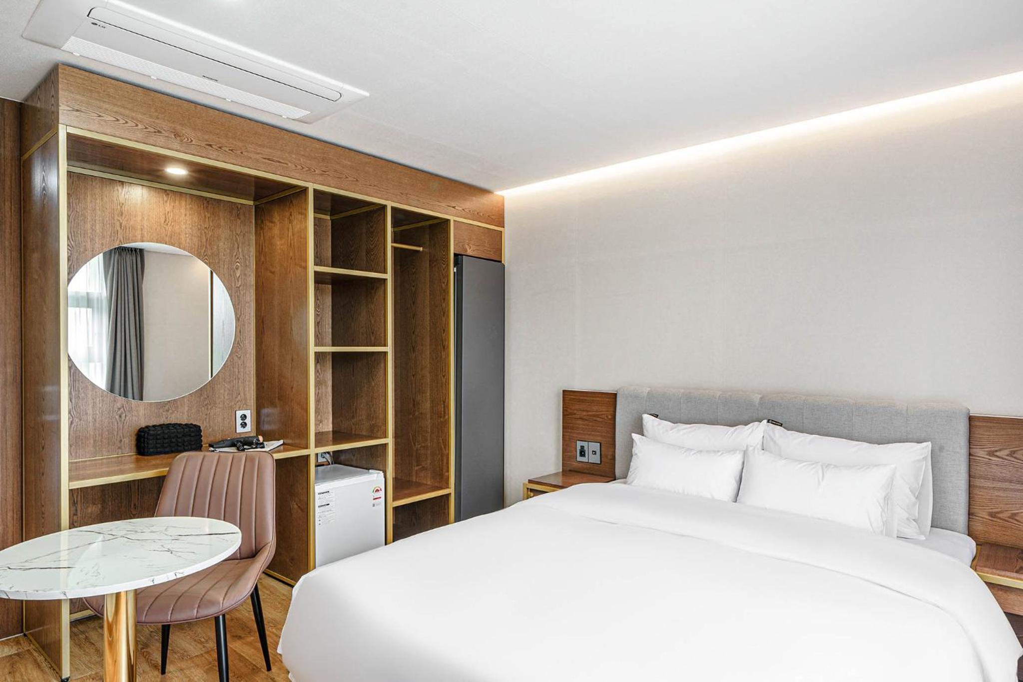 Double Room - Photo 3