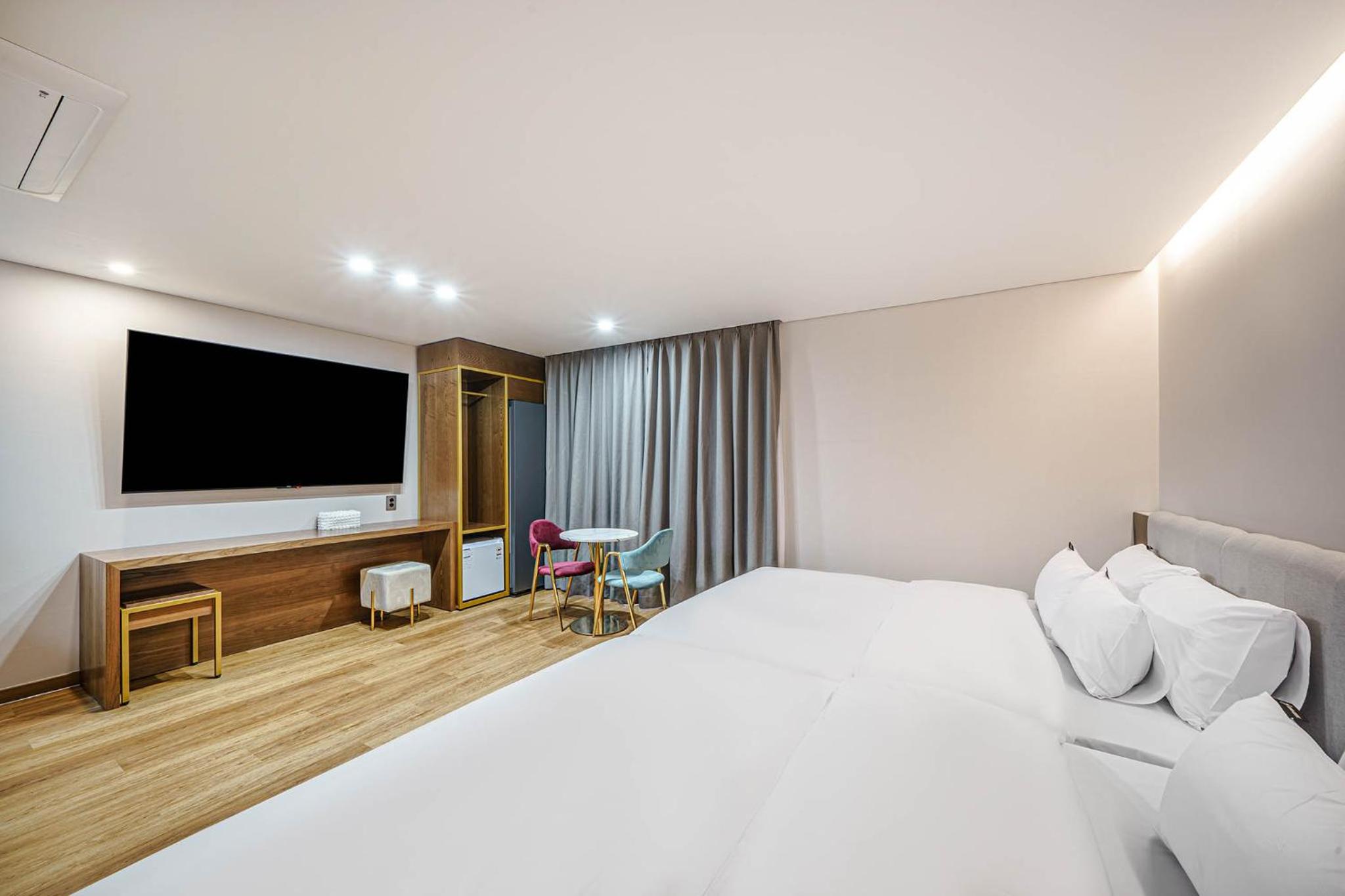 Deluxe Double Or Twin Room - Photo 4