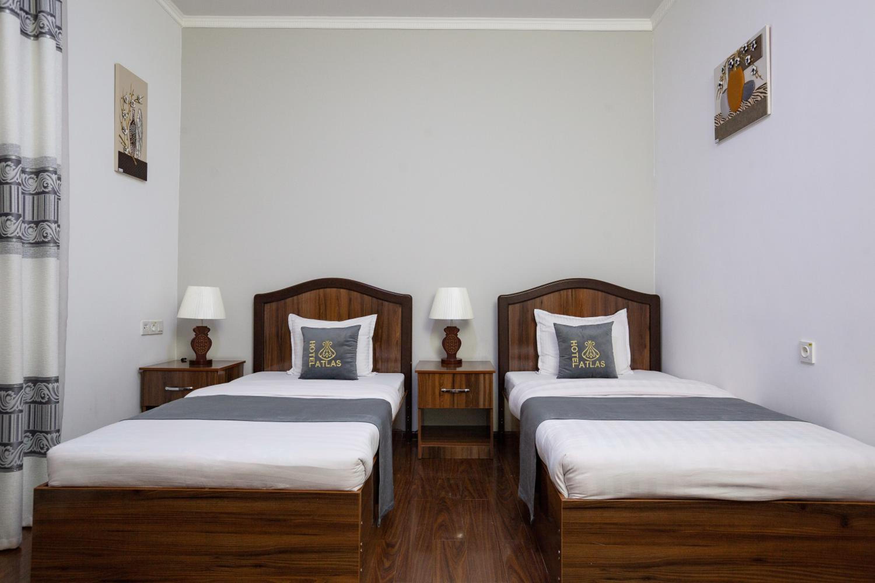 Twin Room with Bathroom photo 1