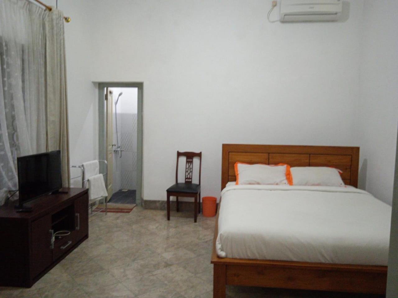 Double Room with Private Bathroom photo 1