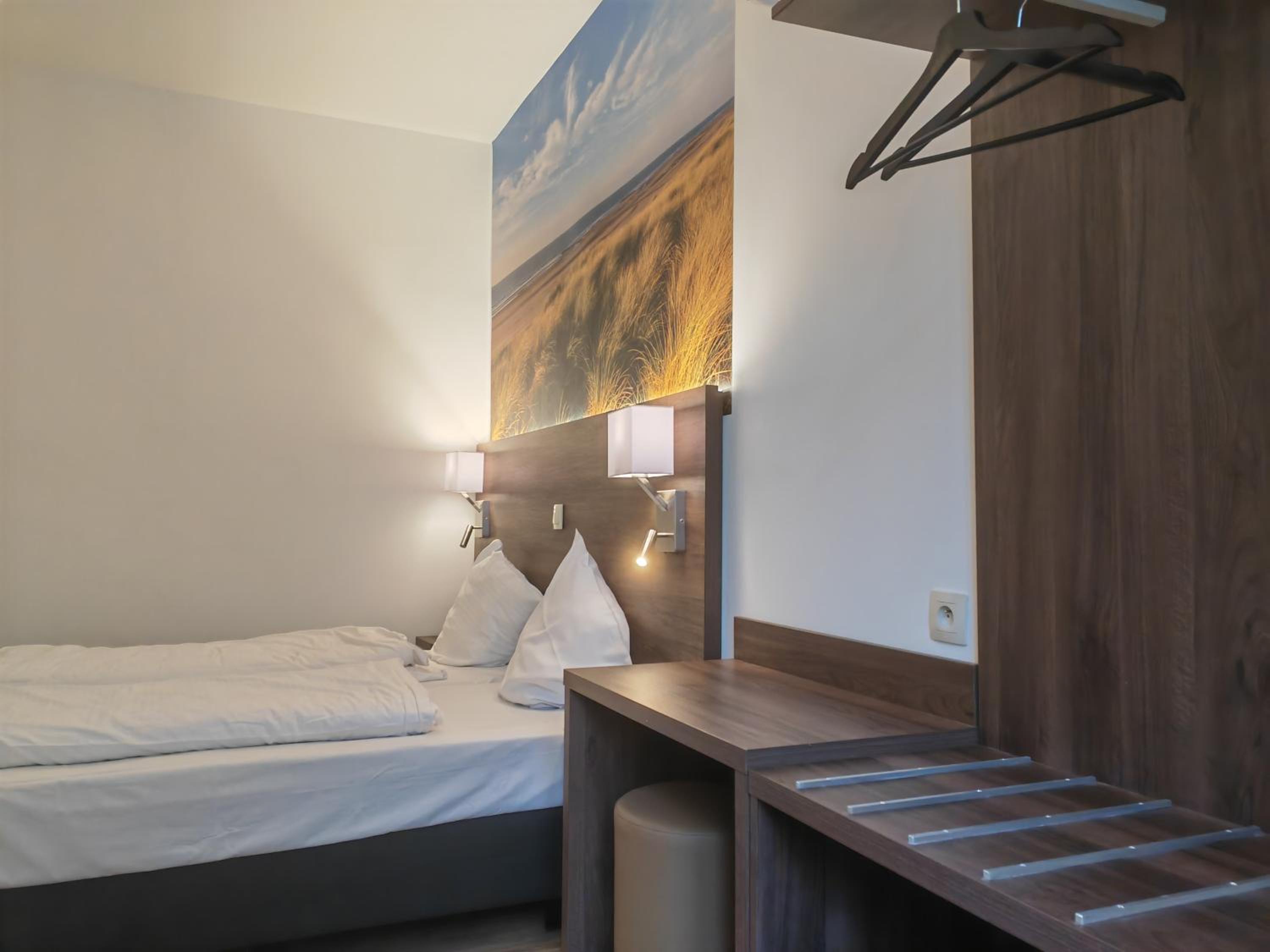 Small Twin Room photo 2