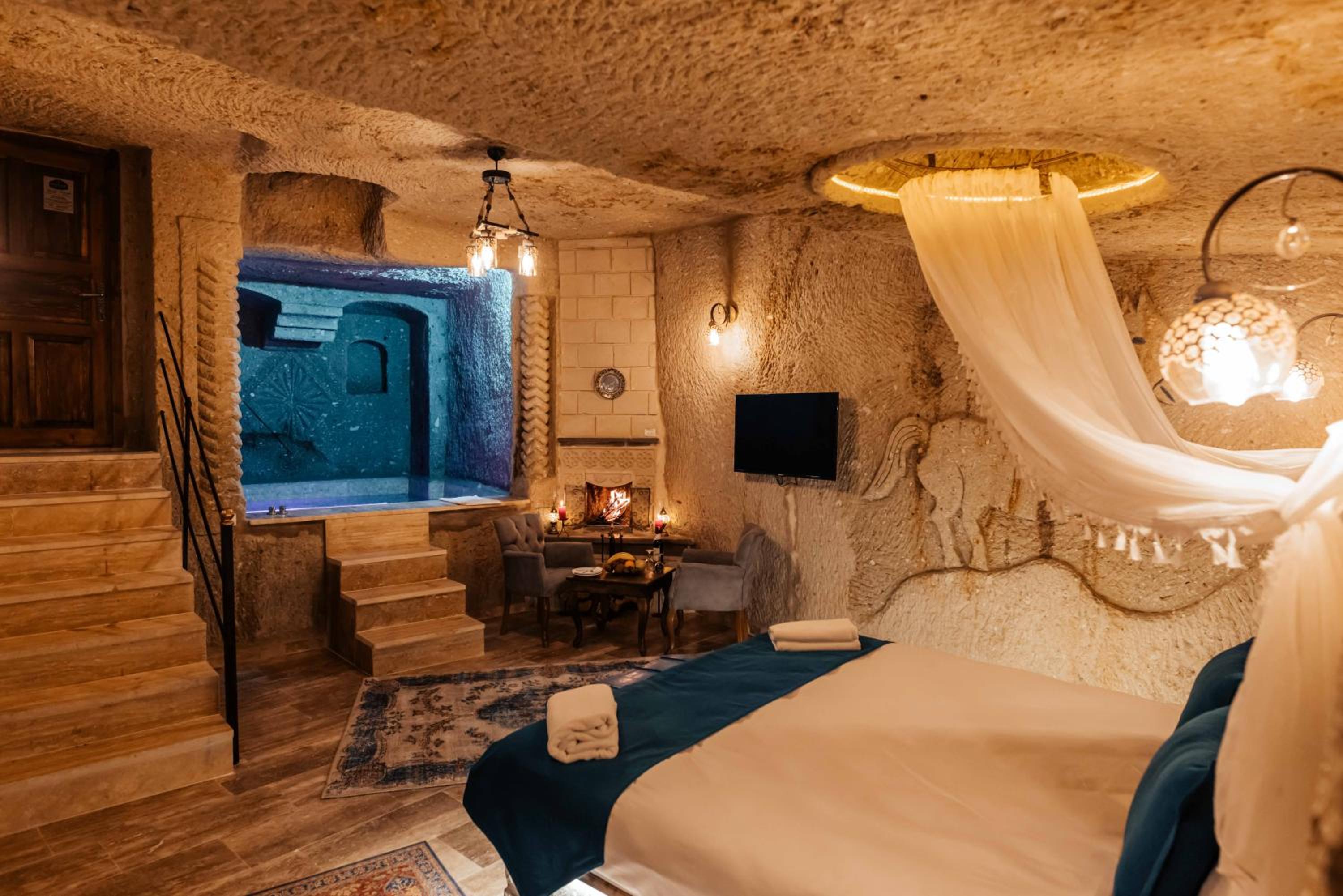 Junior Suite with Private Pool - Photo 3