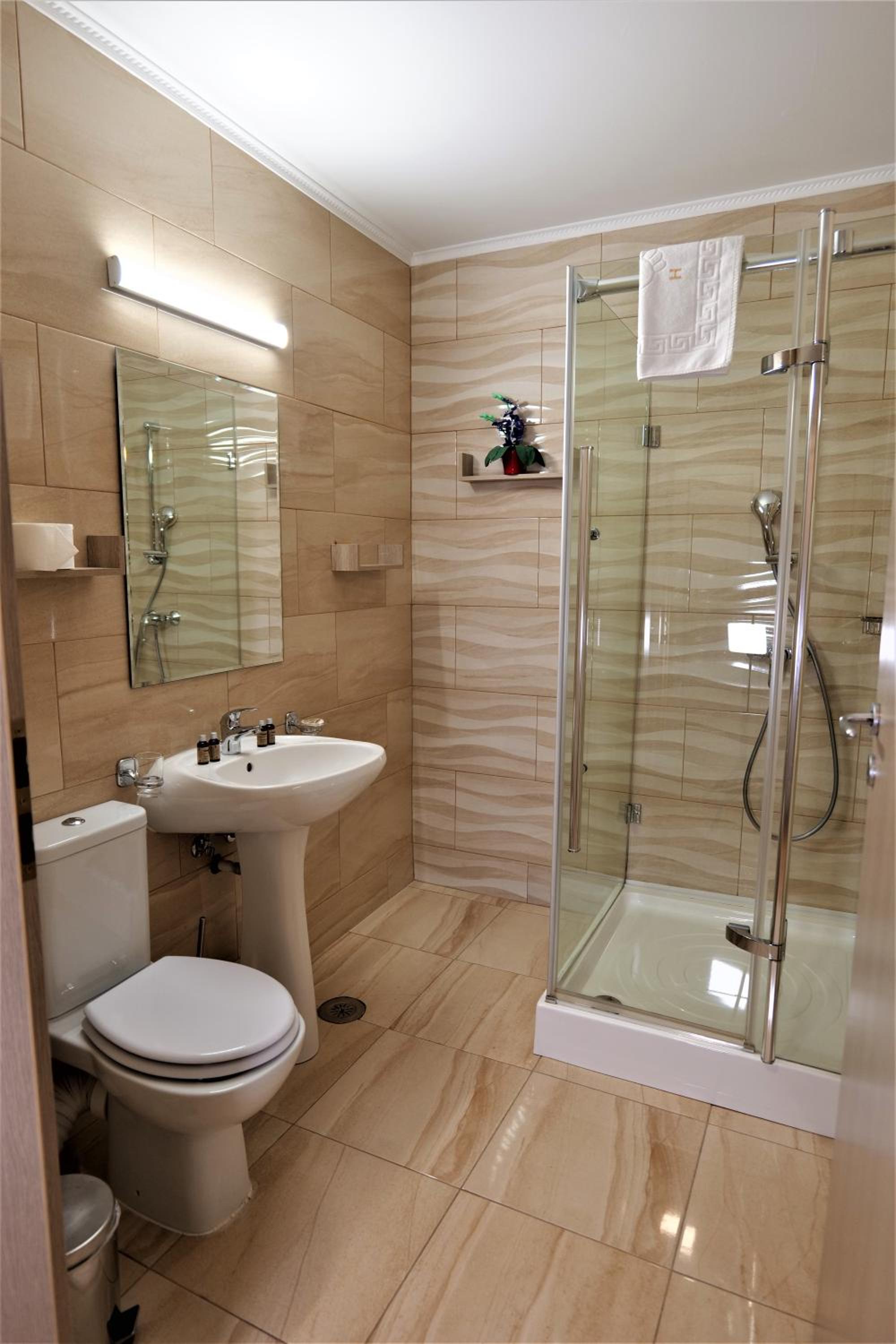 Twin Room - Photo 3