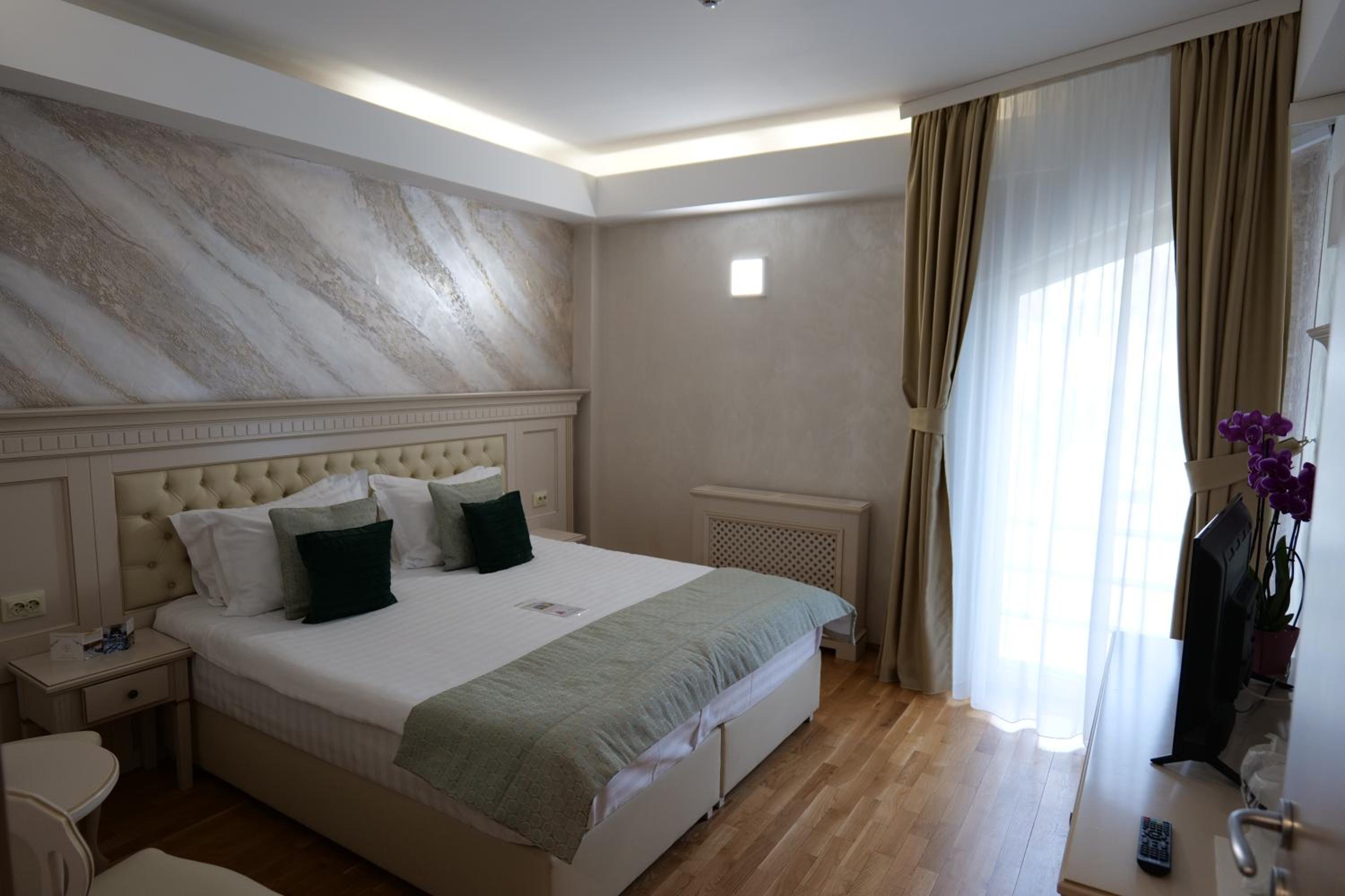 Double Room - Photo 3