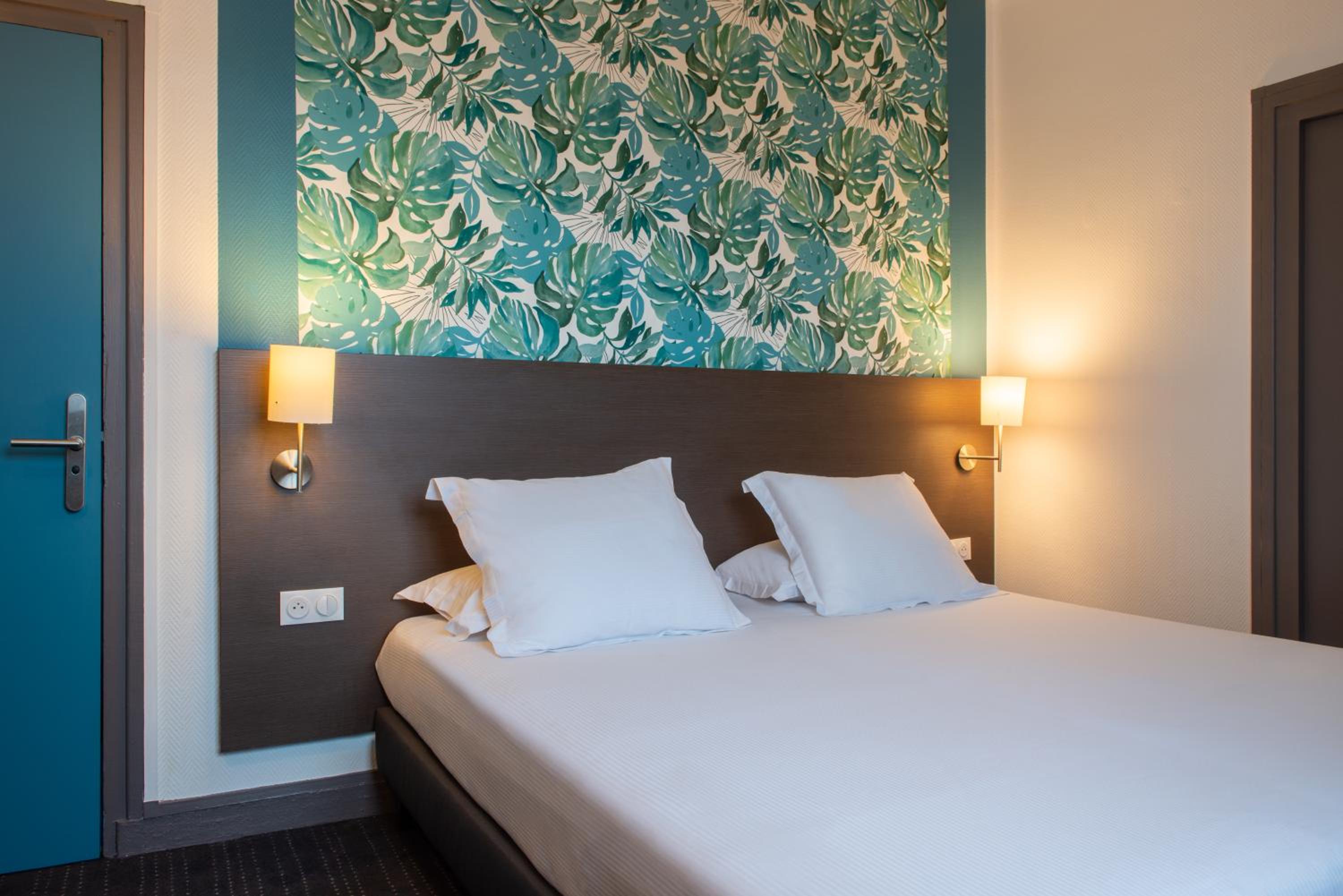 Deluxe Room - Photo 9