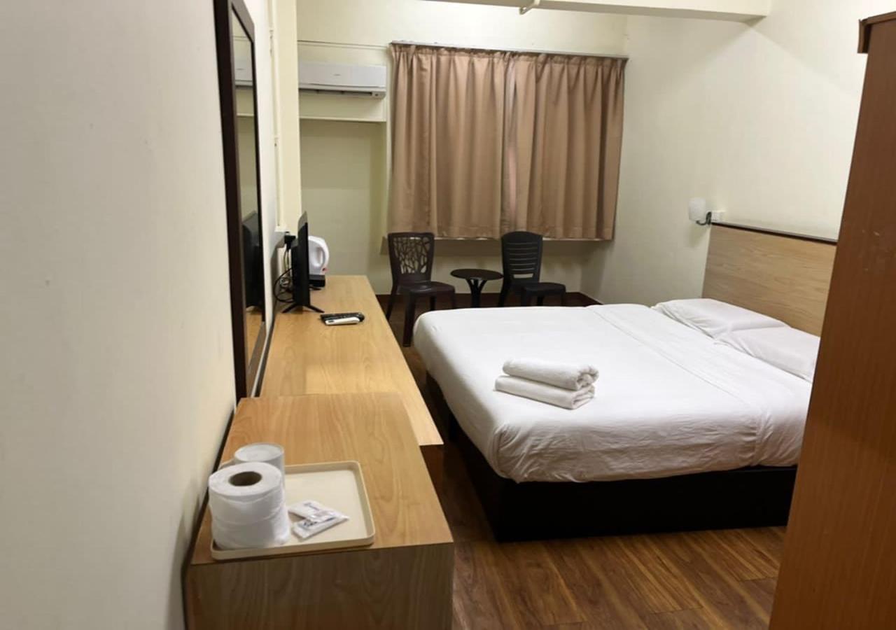 Standard King Room photo 3