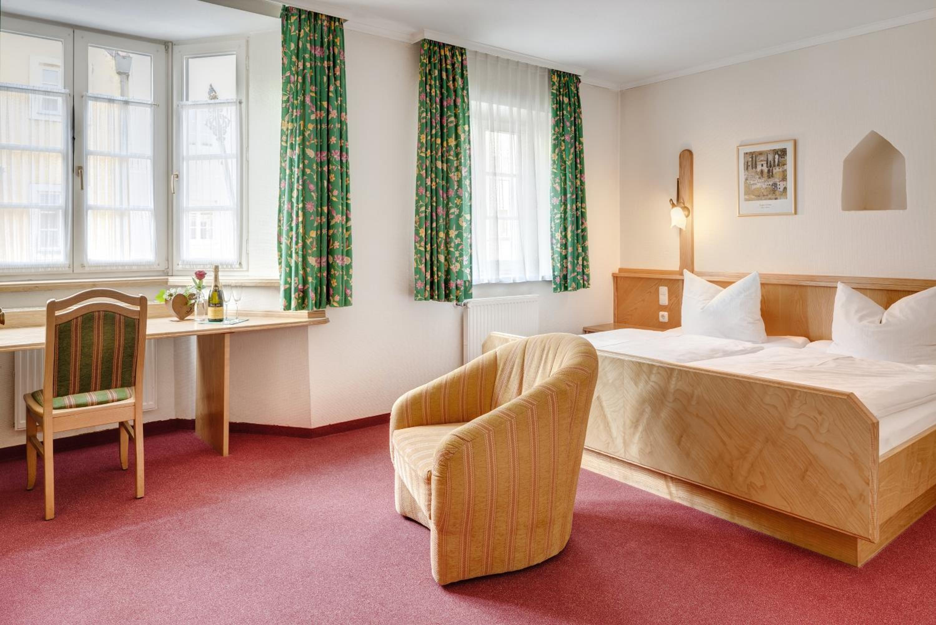 Double Room - Photo 5