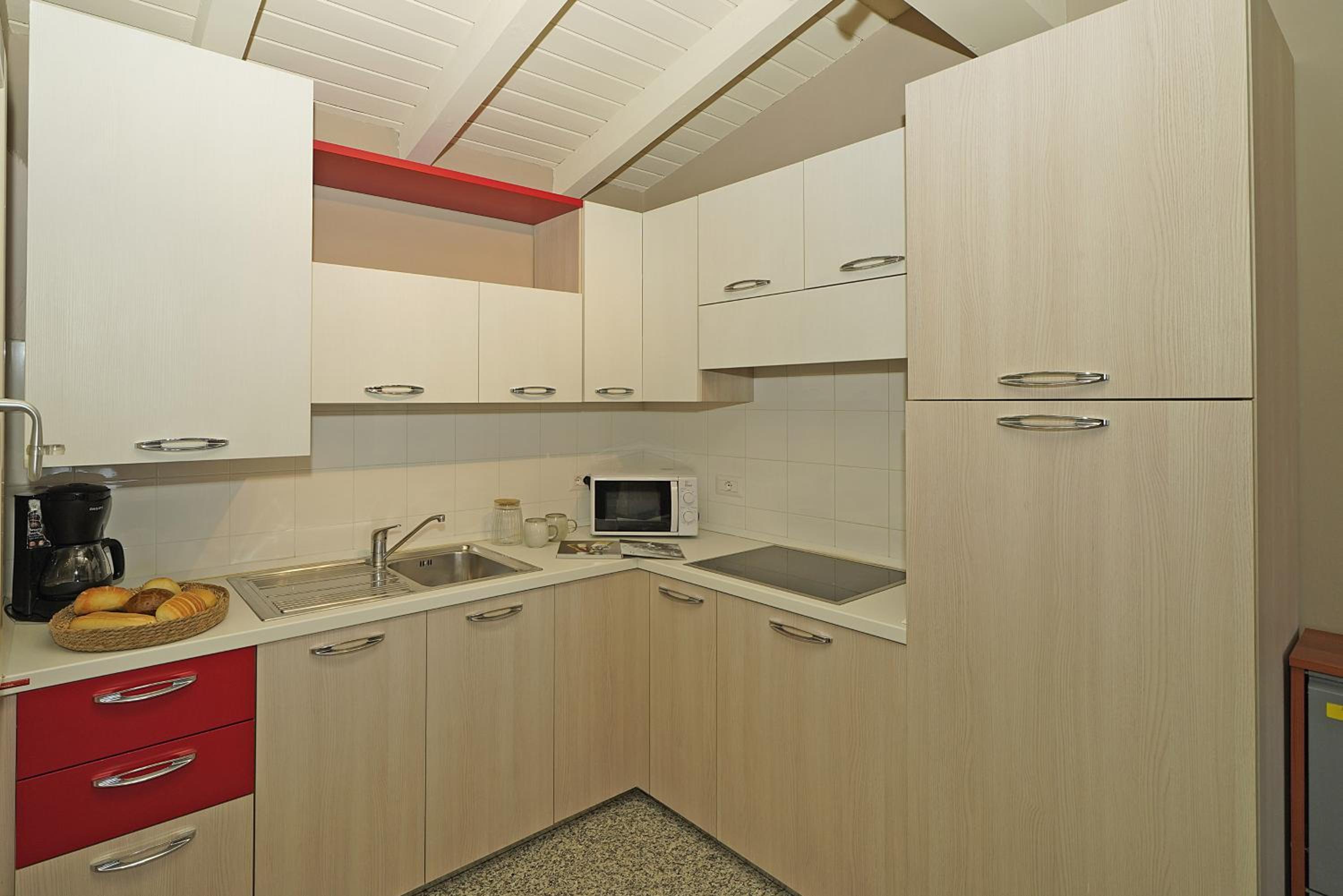 Two-Bedroom Apartment with Lake View - Photo 22