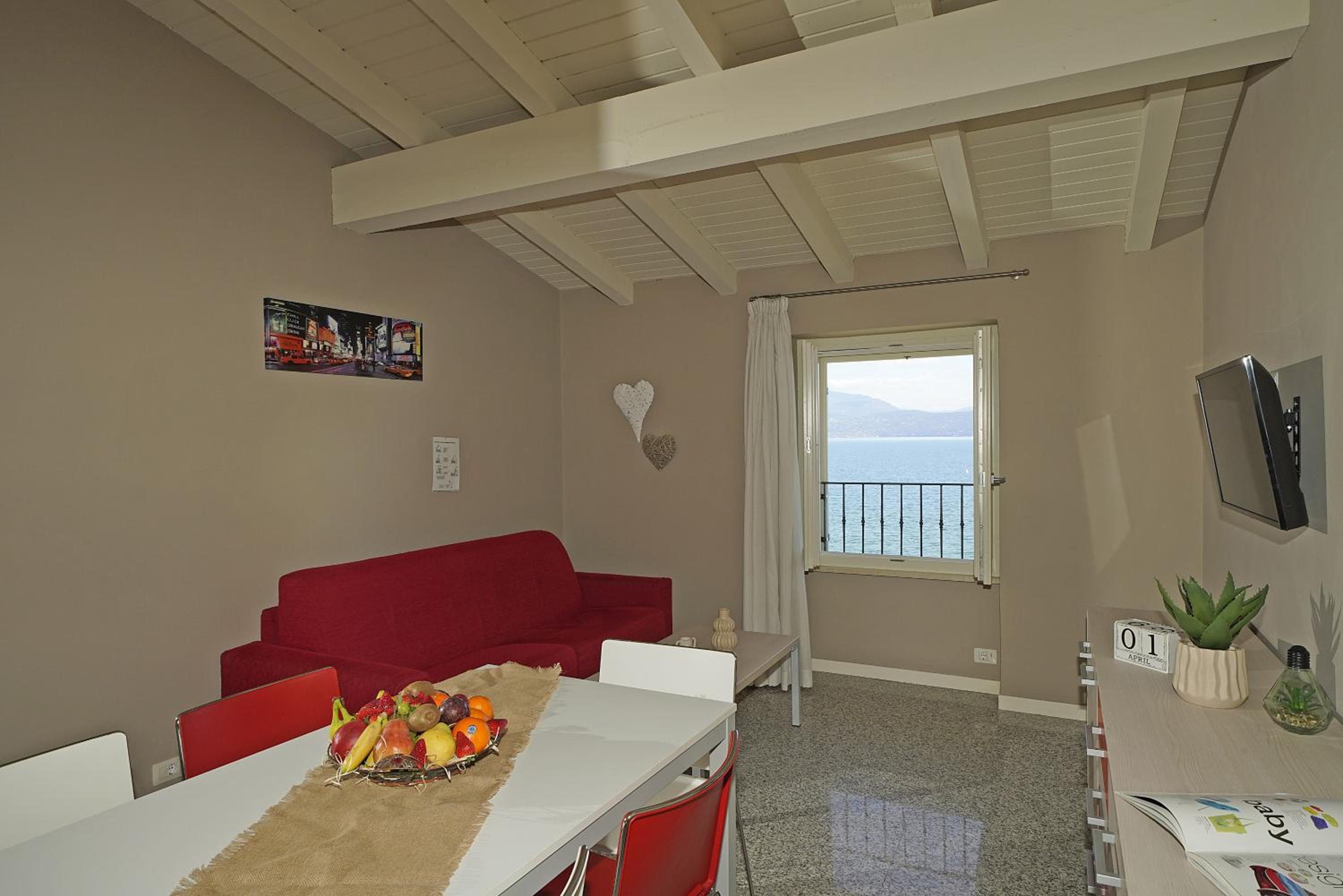 Two-Bedroom Apartment with Lake View - Photo 1