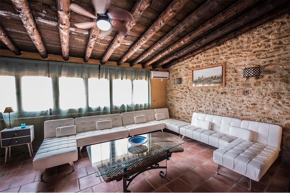 Casa de Seis Habitaciones