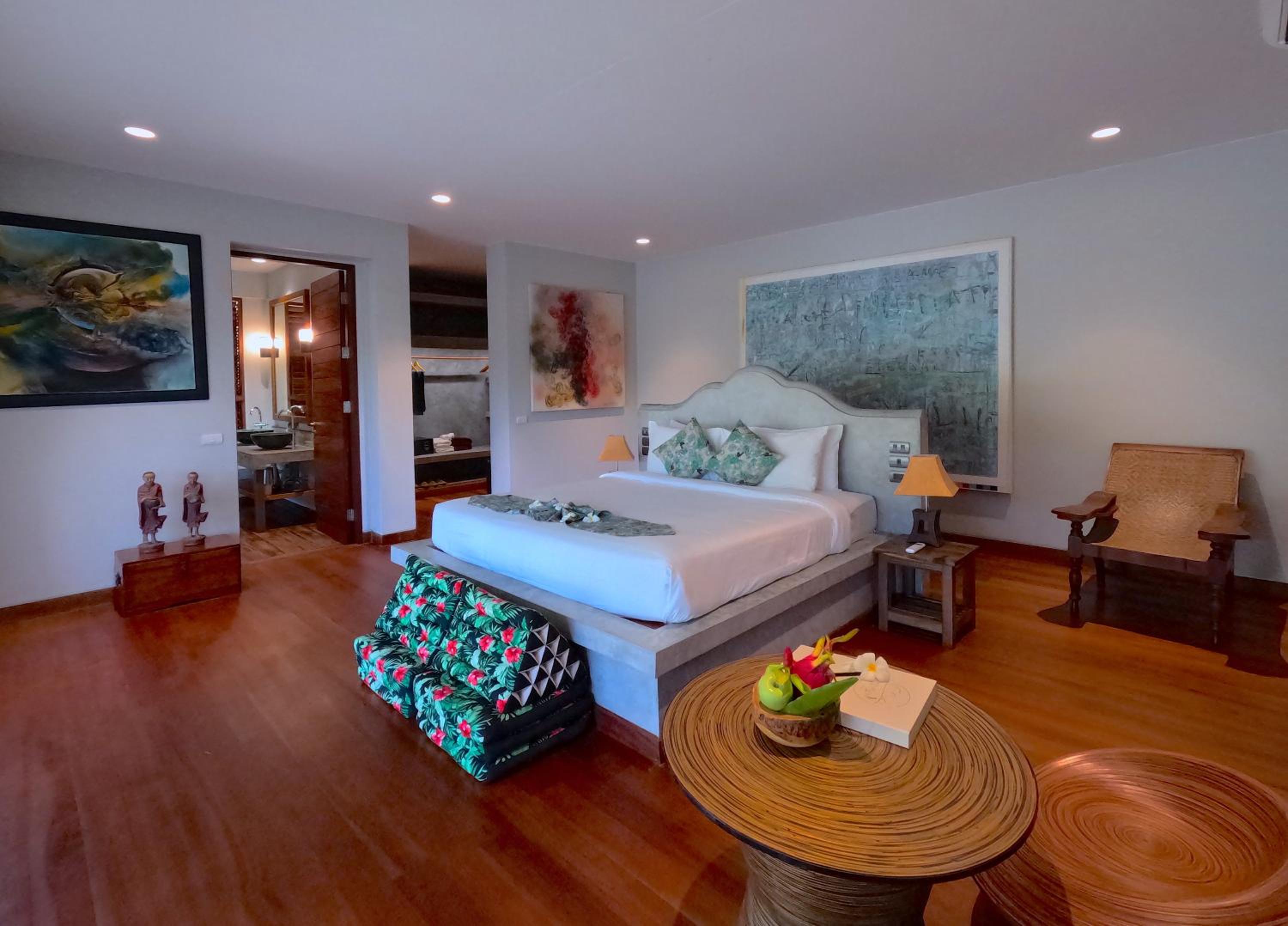 Suite with Garden View