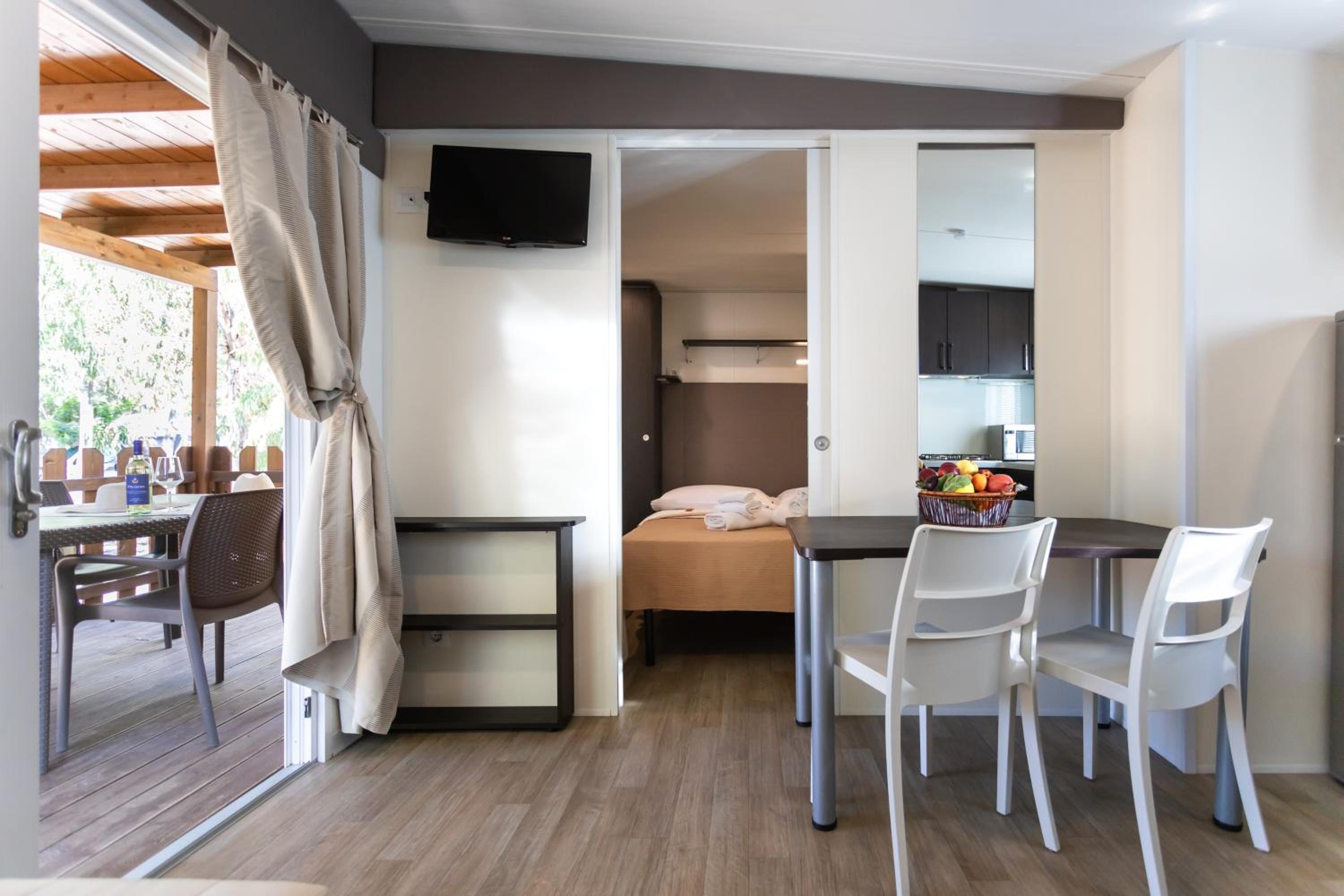 Mobile Home photo 1
