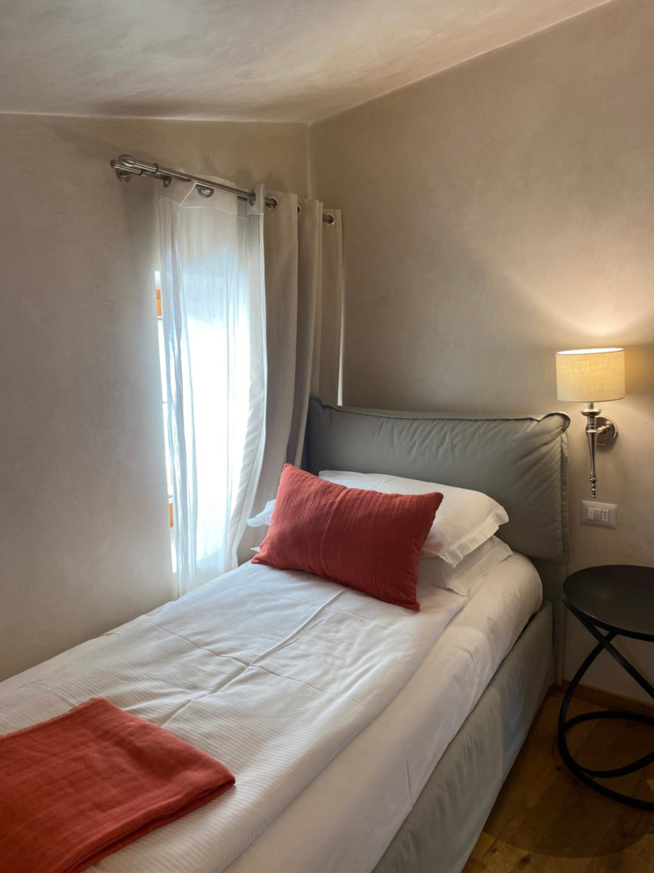 Two-Bedroom Apartment - Photo 7