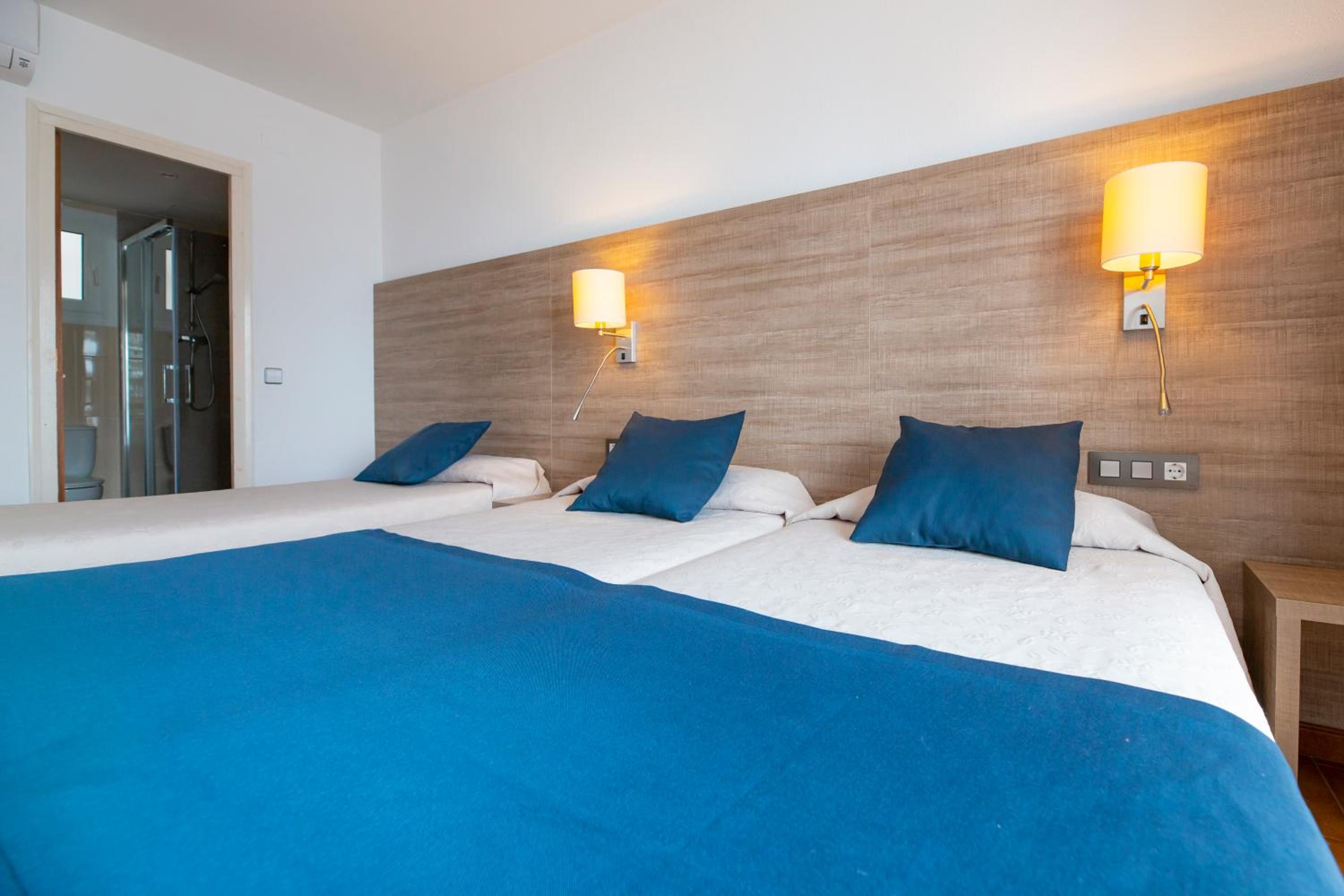 Triple Room with Sea View photo 2