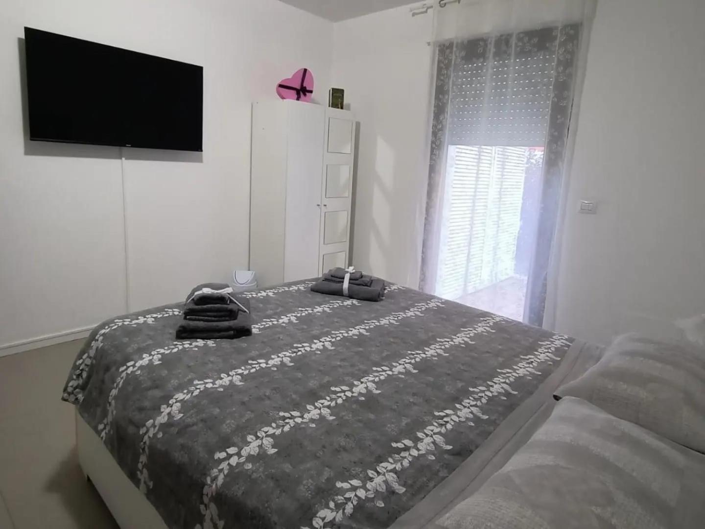Double Room - Photo 6