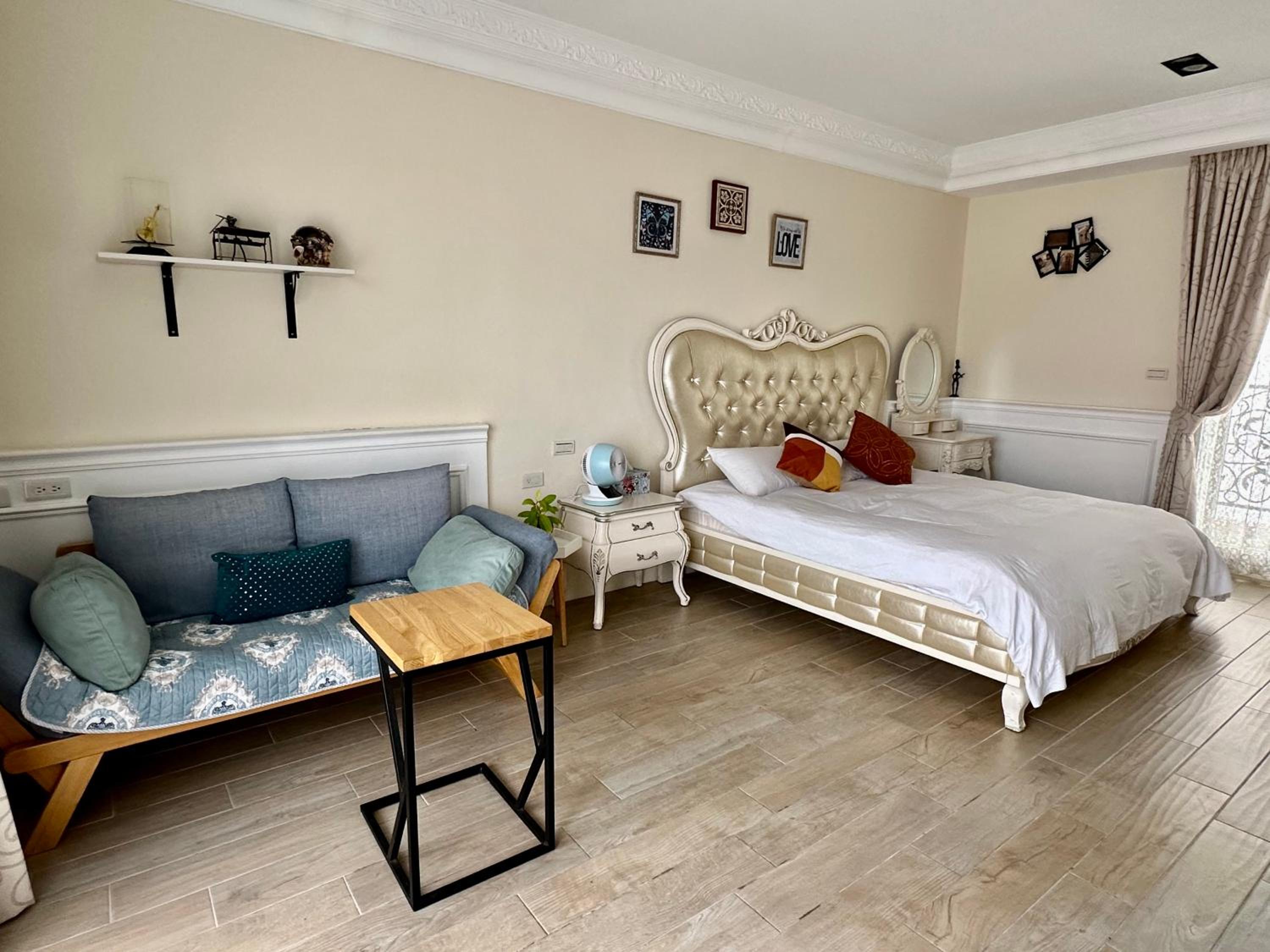 Deluxe Double Room with Balcony photo 2