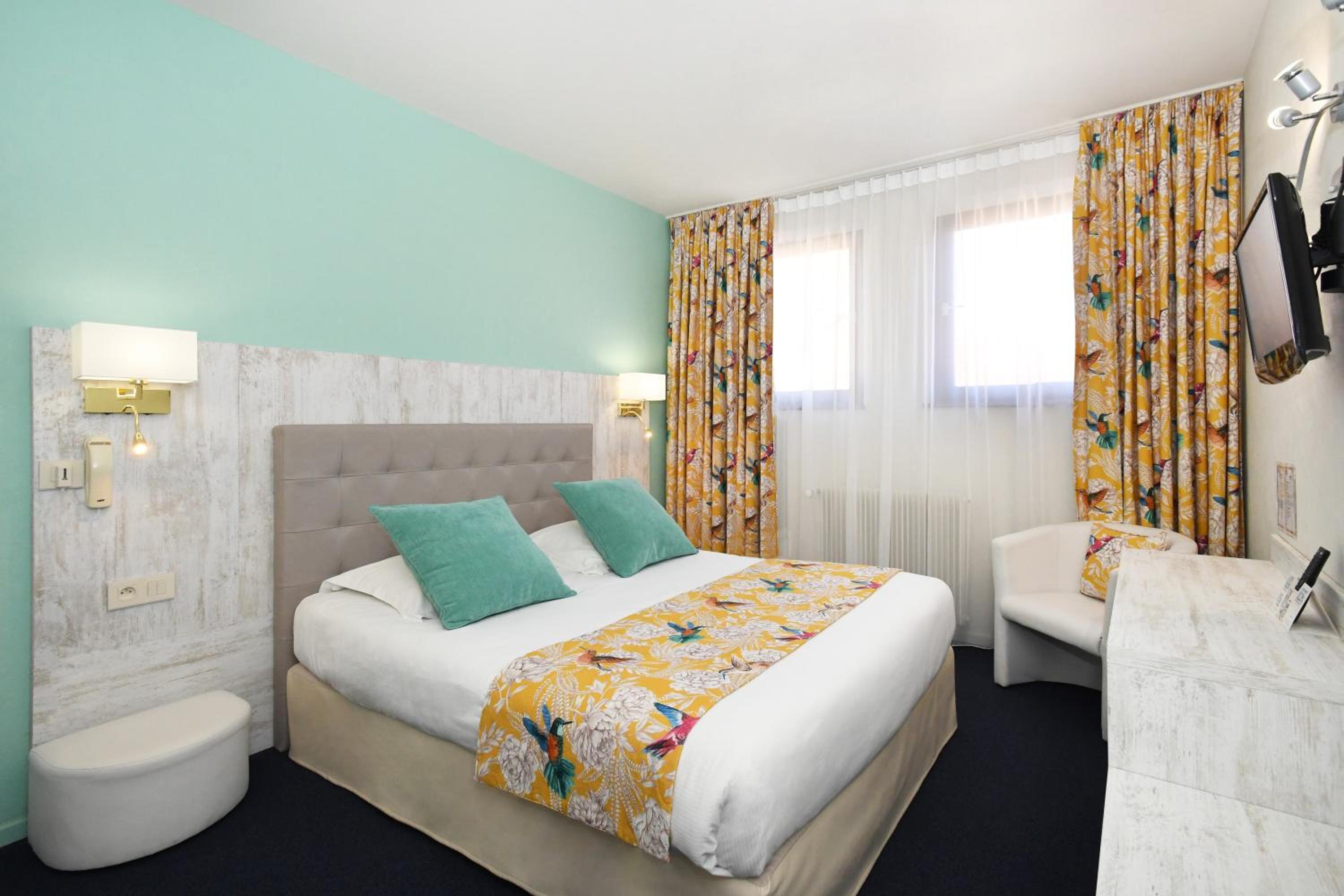 Standard Double Room - Photo 5