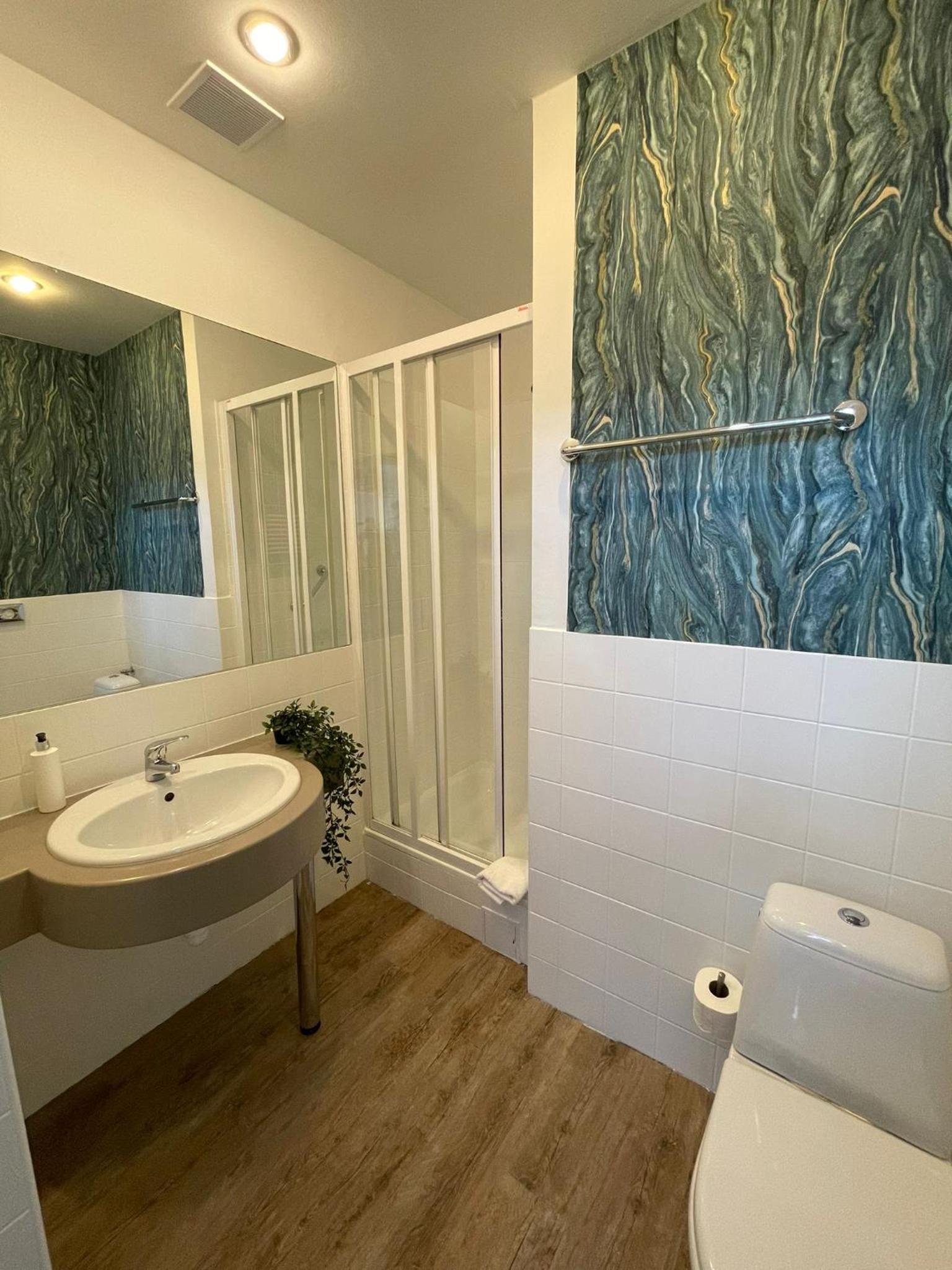 Family Room with Bathroom photo 2
