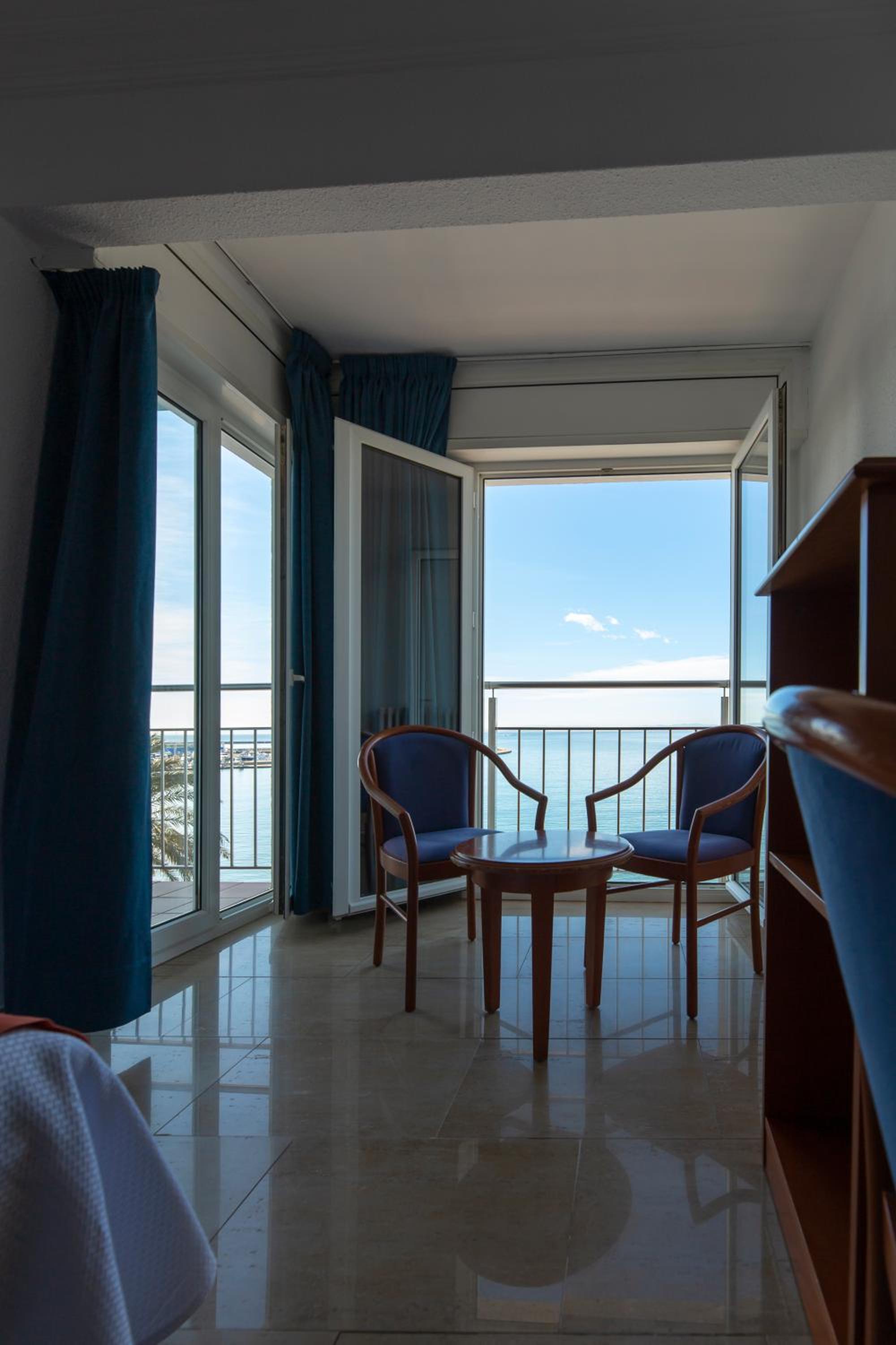 Quadruple Room with Sea View photo 2