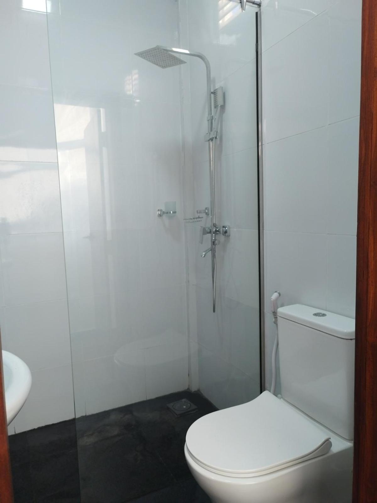 Deluxe Double Room (2 Adults + 1 Child) photo 3