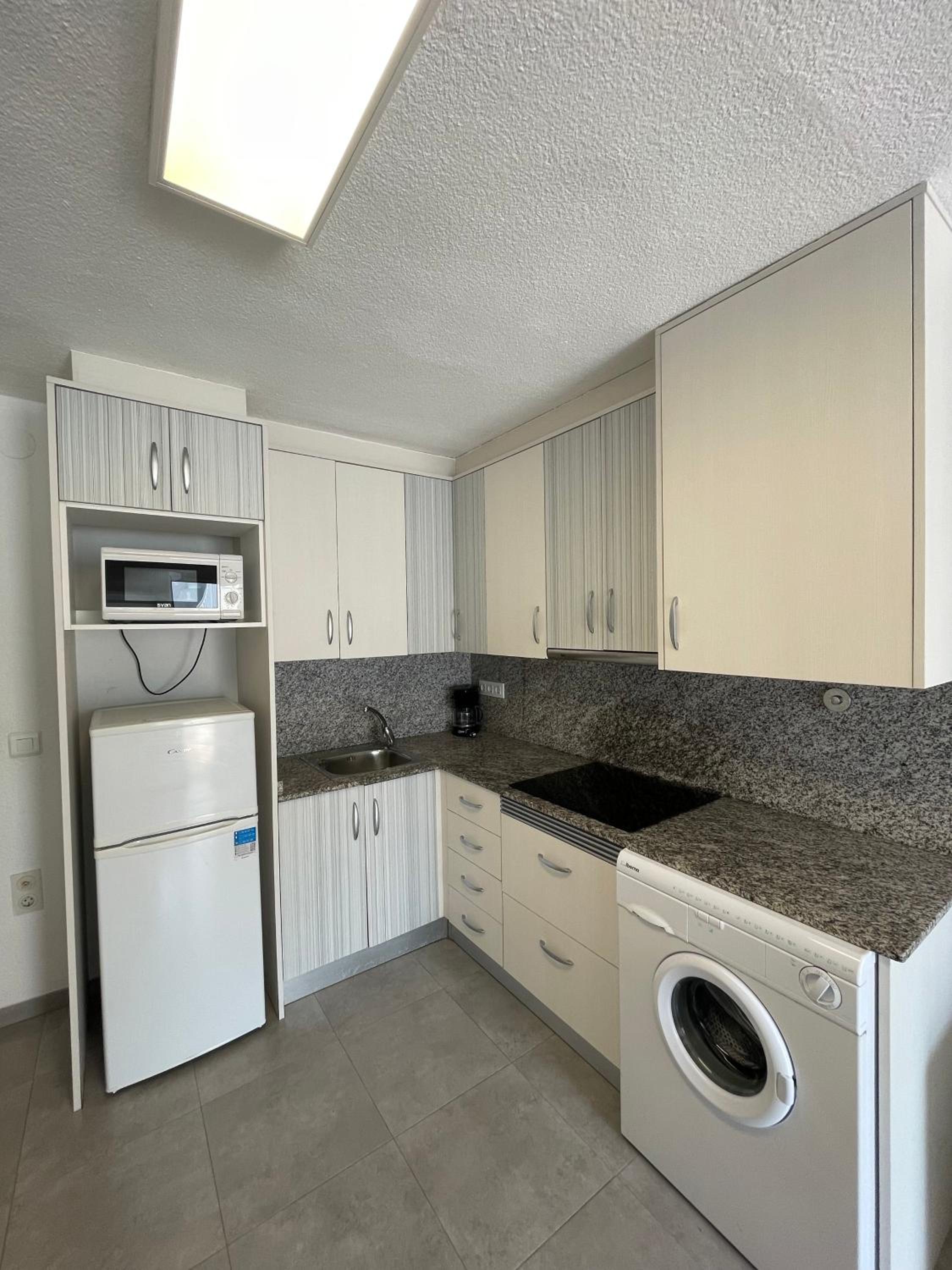 One-Bedroom Apartment (4 Adults) photo 3