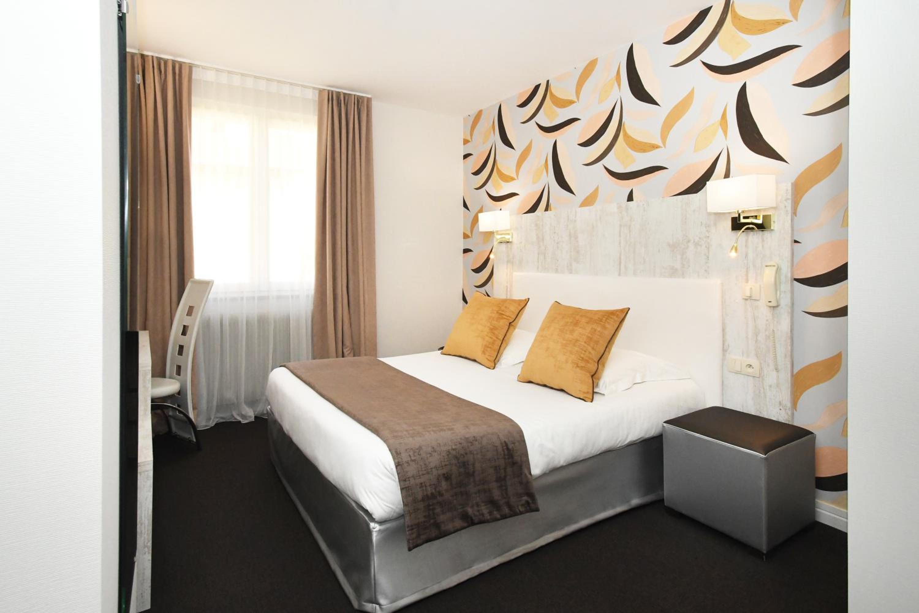 Standard Double Room - Photo 4