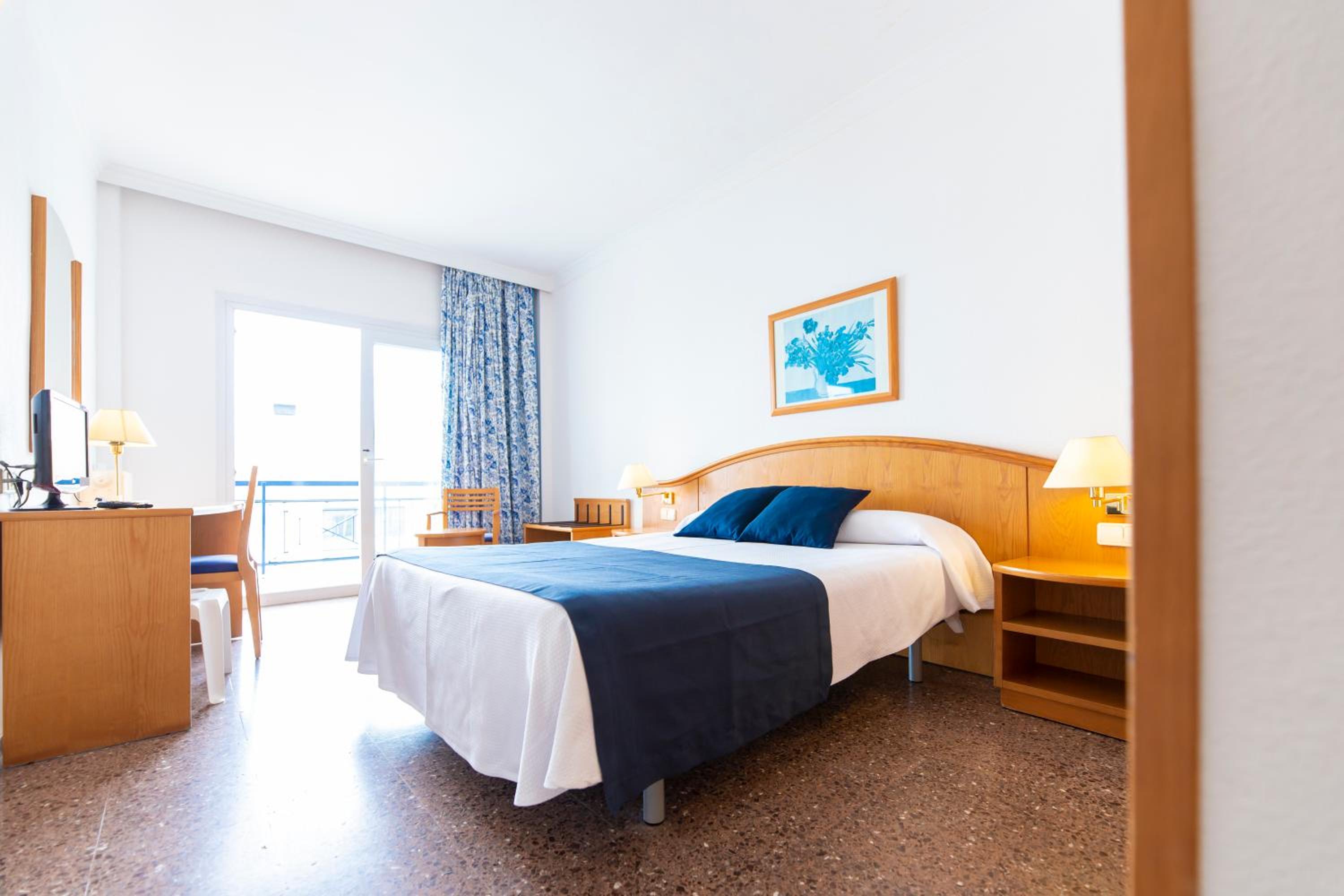 Habitación Doble o con Dos Camas con Vista Parcial al Mar