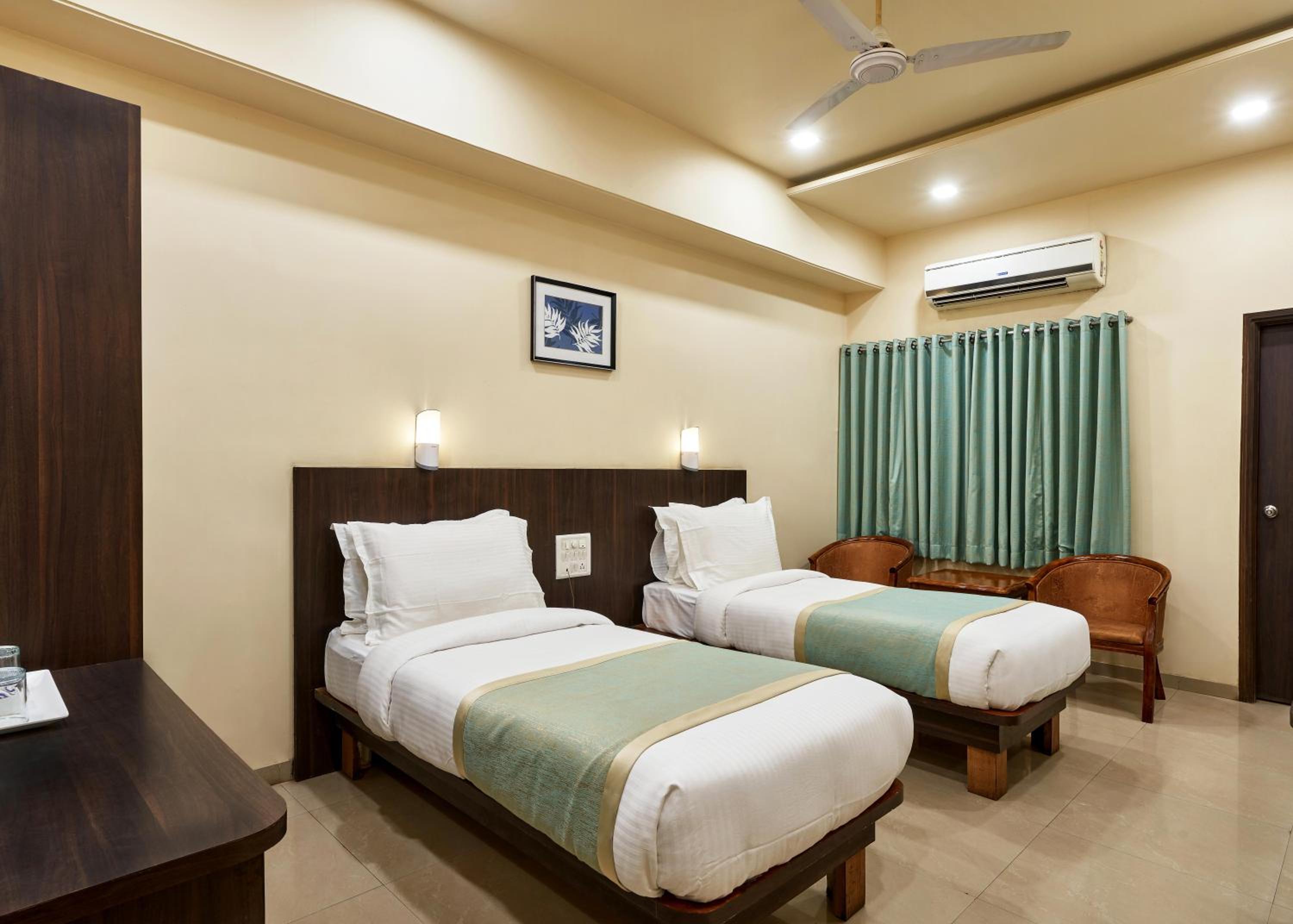 Superior Twin Room - Photo 15
