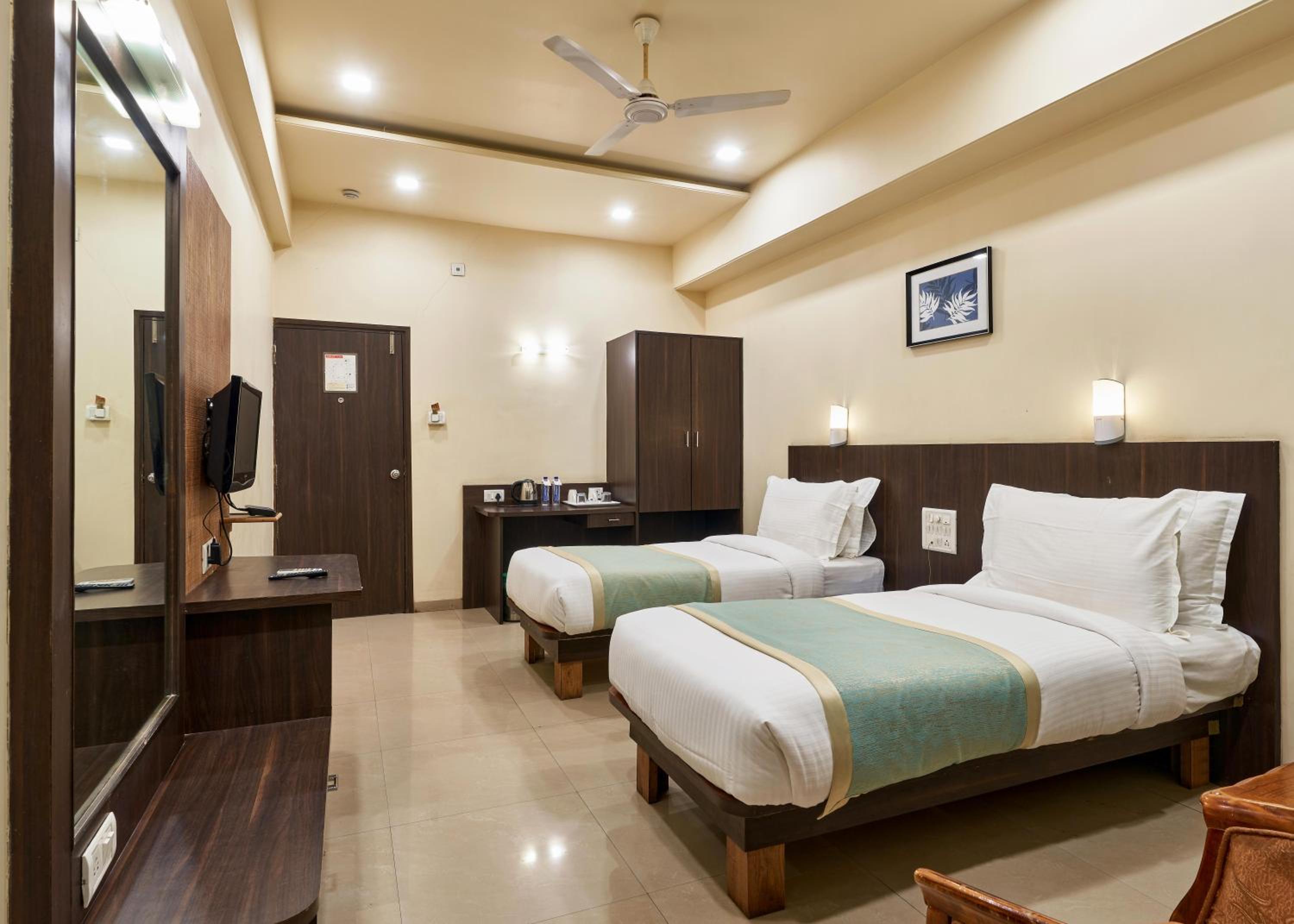 Superior Twin Room - Photo 16
