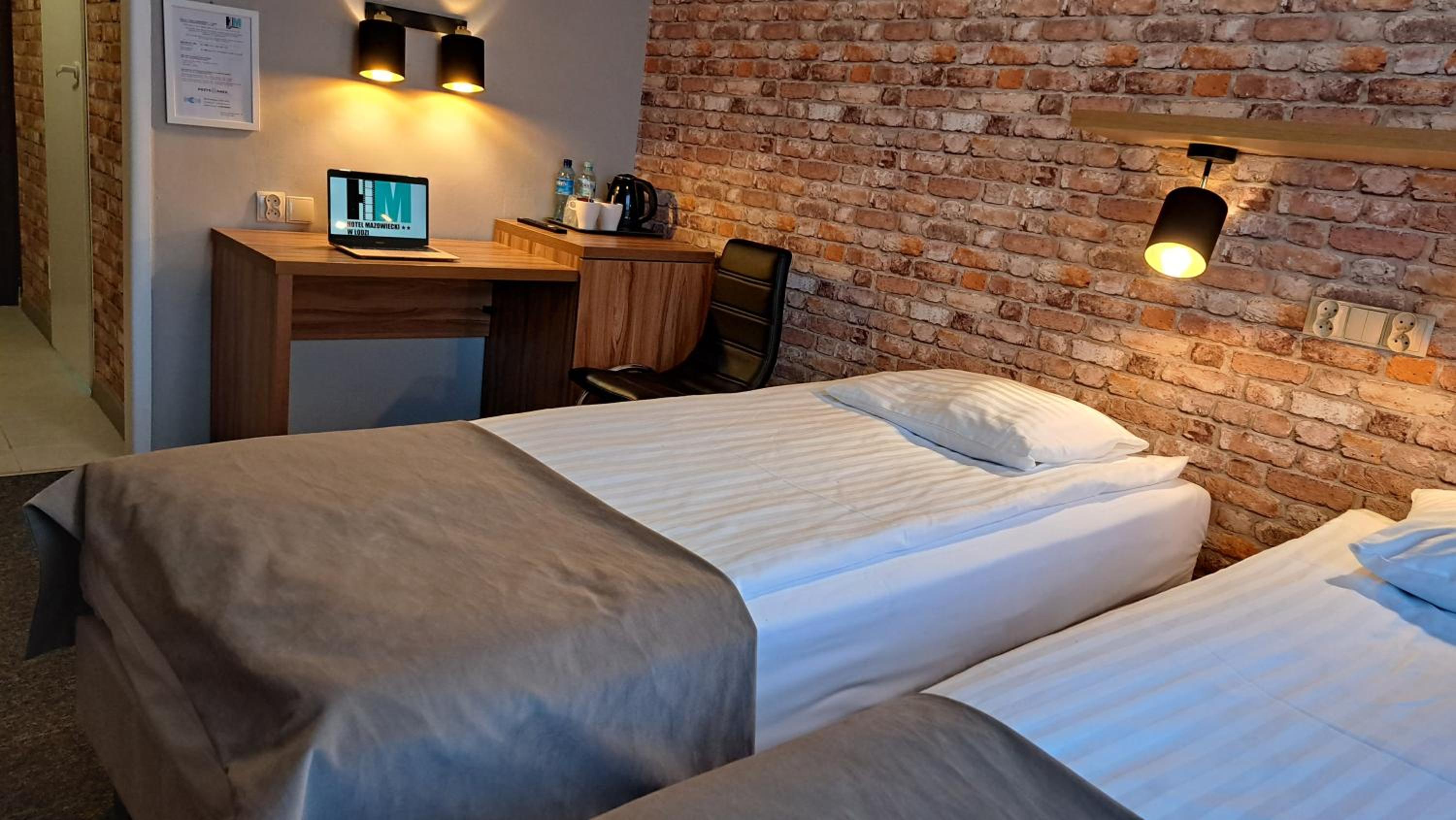 Standard Twin Room - Photo 2