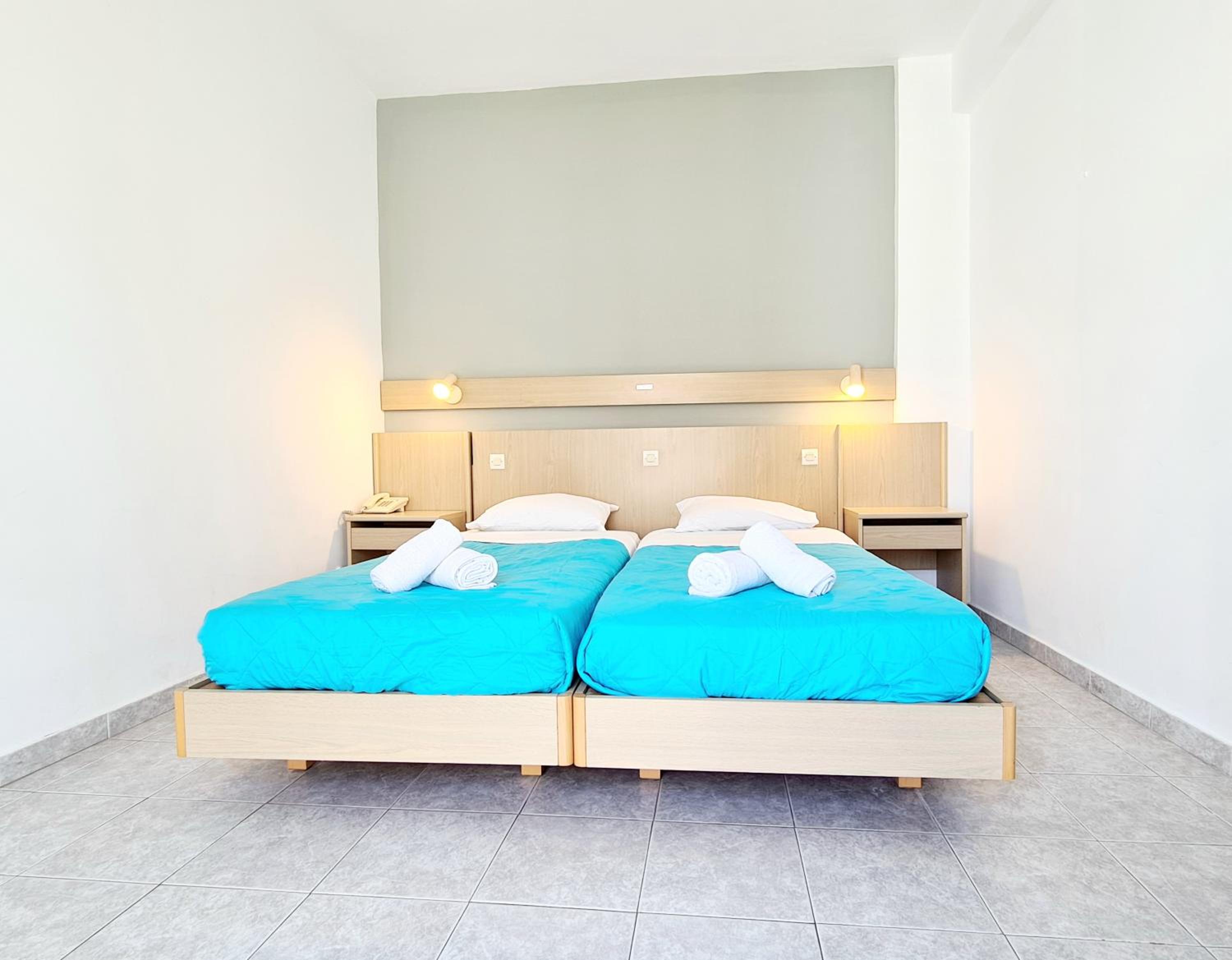 Standard Double or Twin Room with Balcony - Photo 2