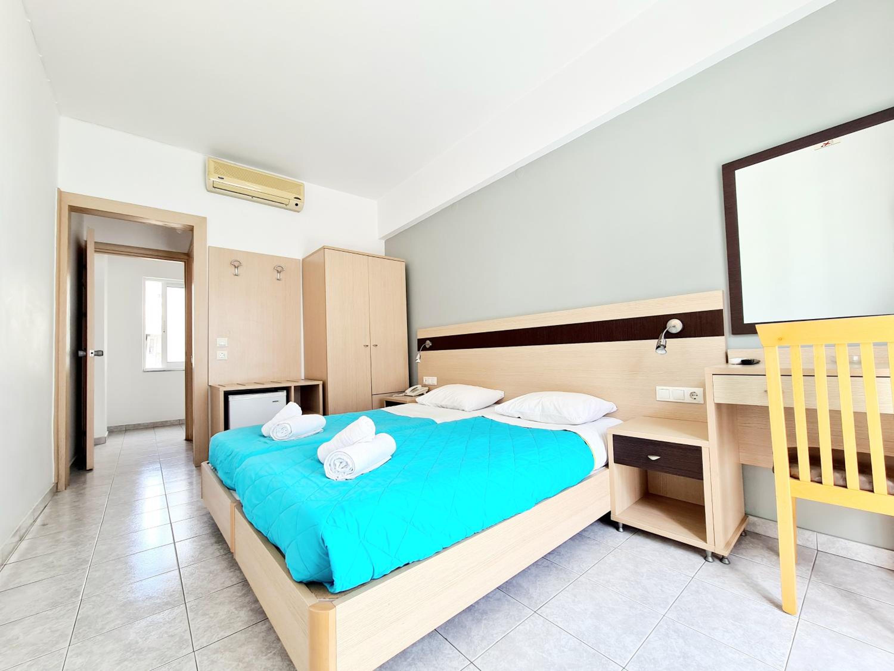 Standard Double or Twin Room with Balcony - Photo 22