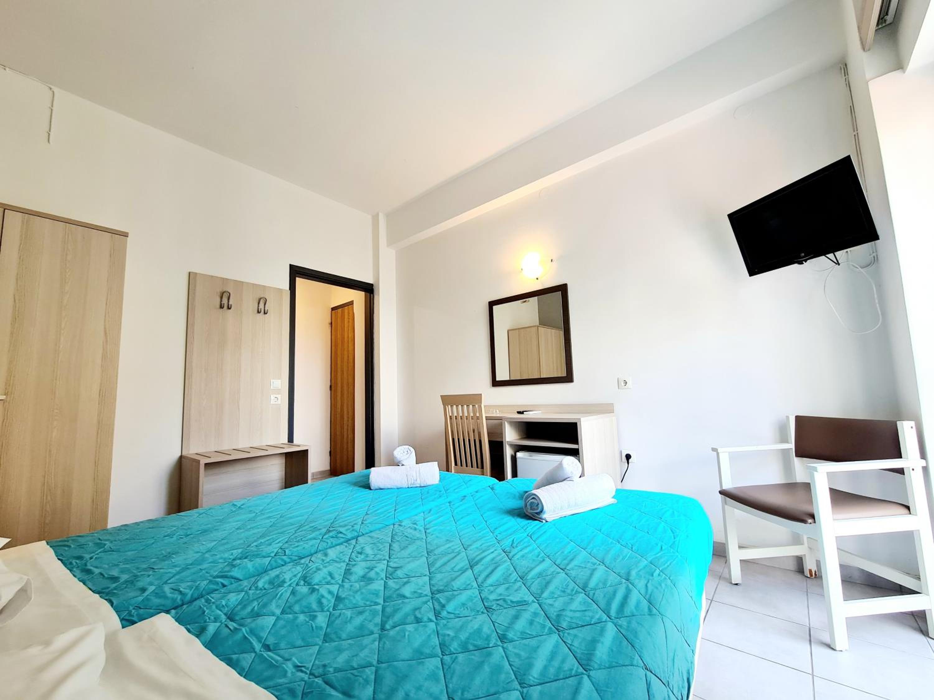 Standard Double or Twin Room with Balcony - Photo 26