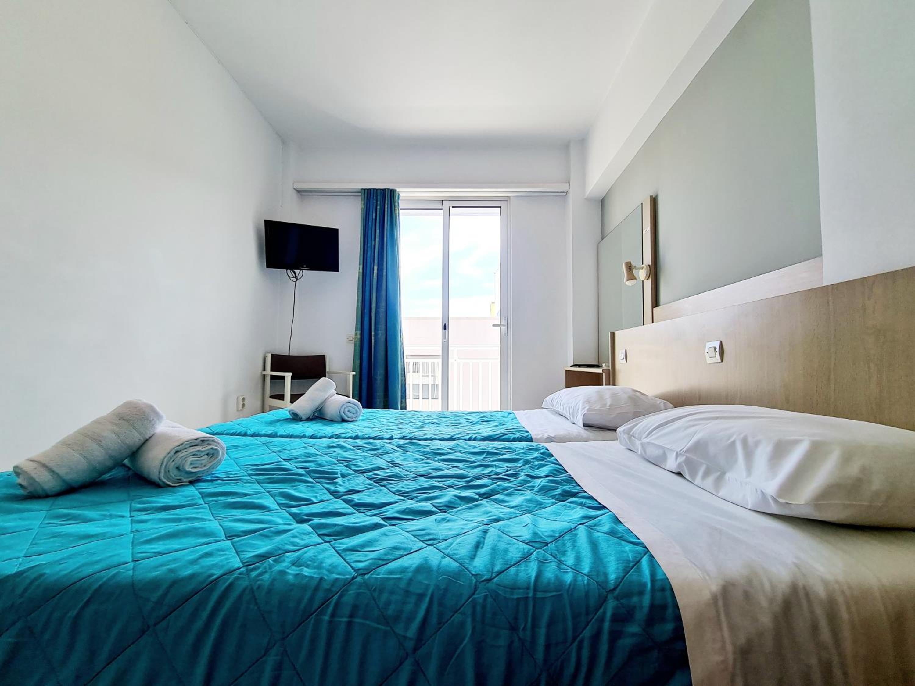 Standard Double or Twin Room with Balcony - Photo 19