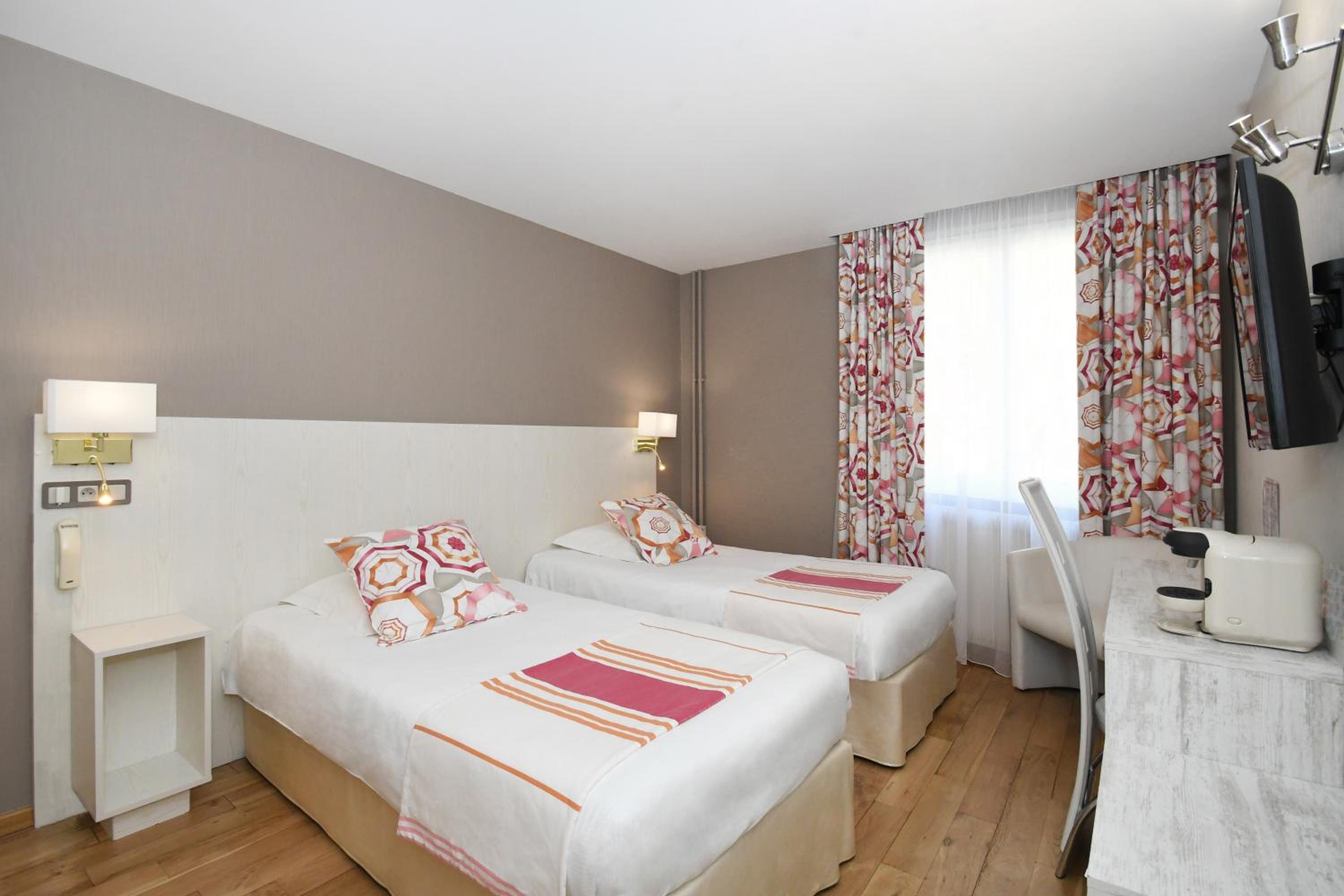 Superior Twin Room - Photo 2