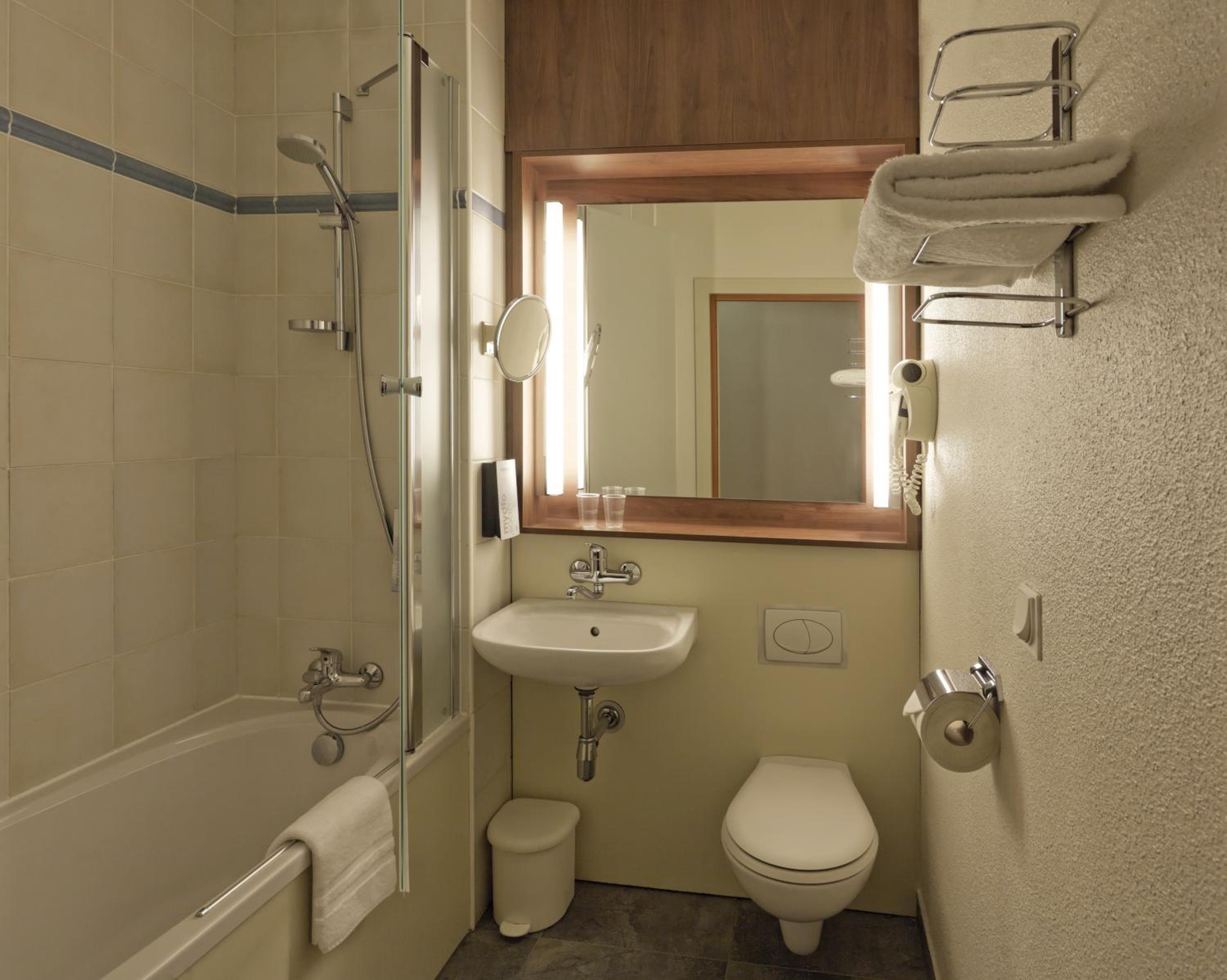 Twin Room - Photo 5