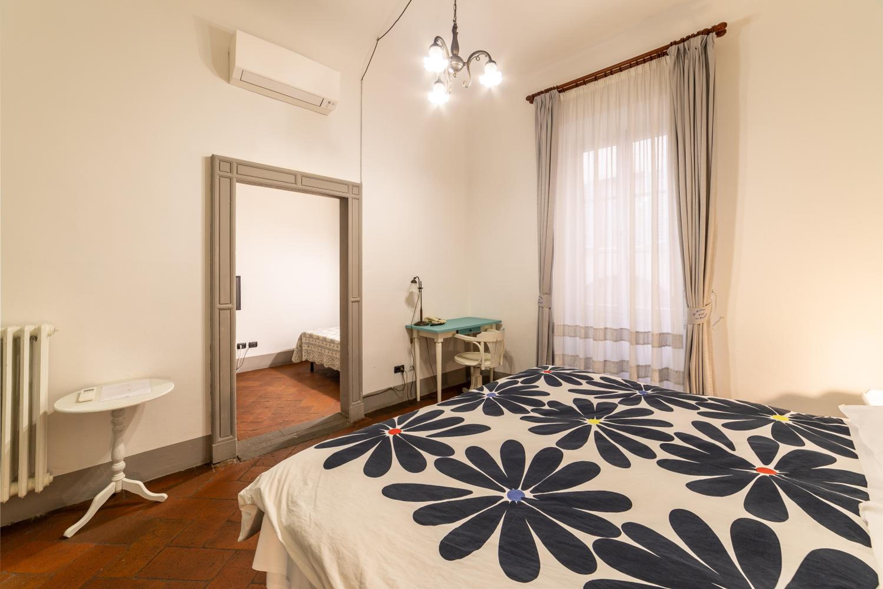 Large Double or Twin Room photo 2