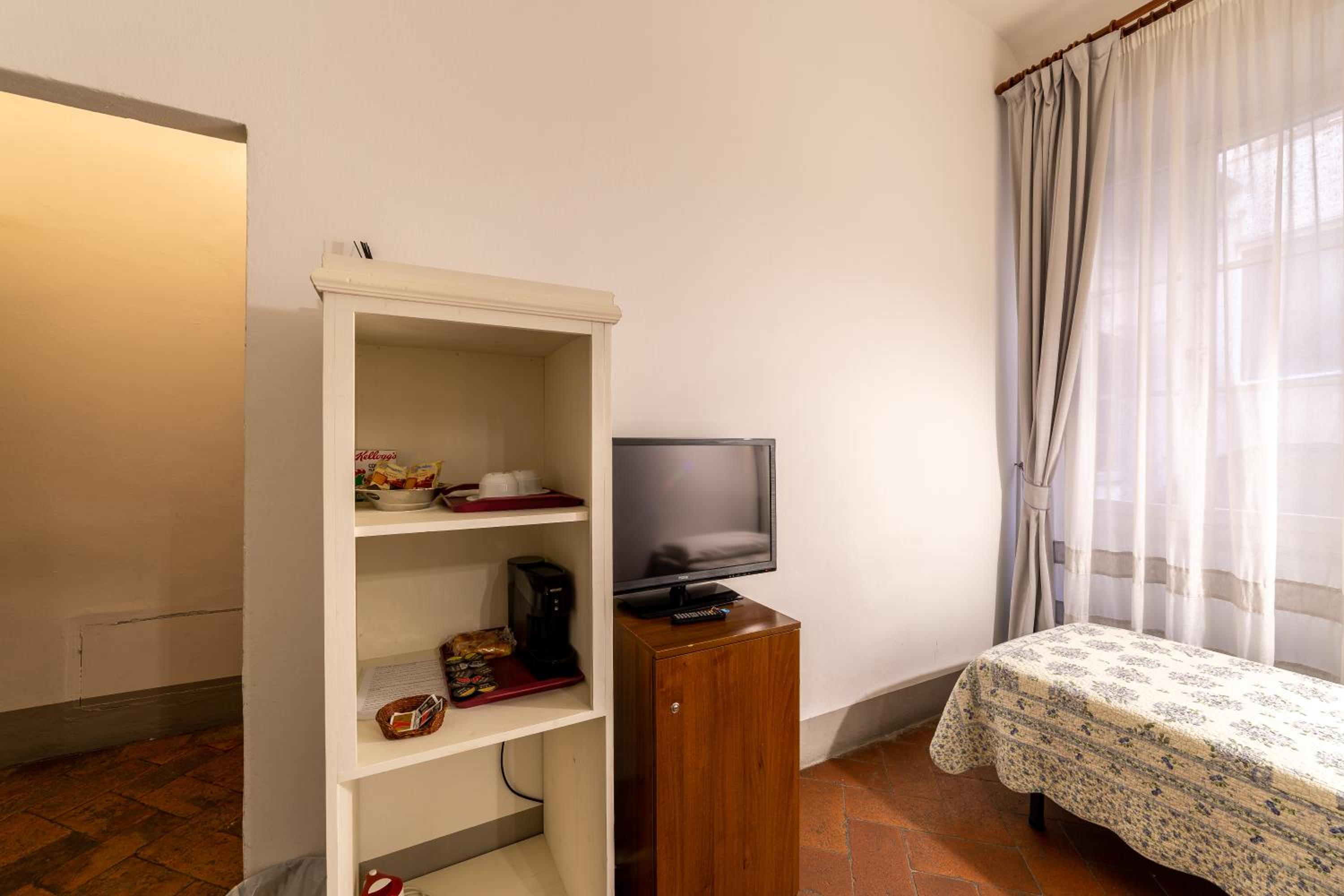 Large Double or Twin Room photo 1