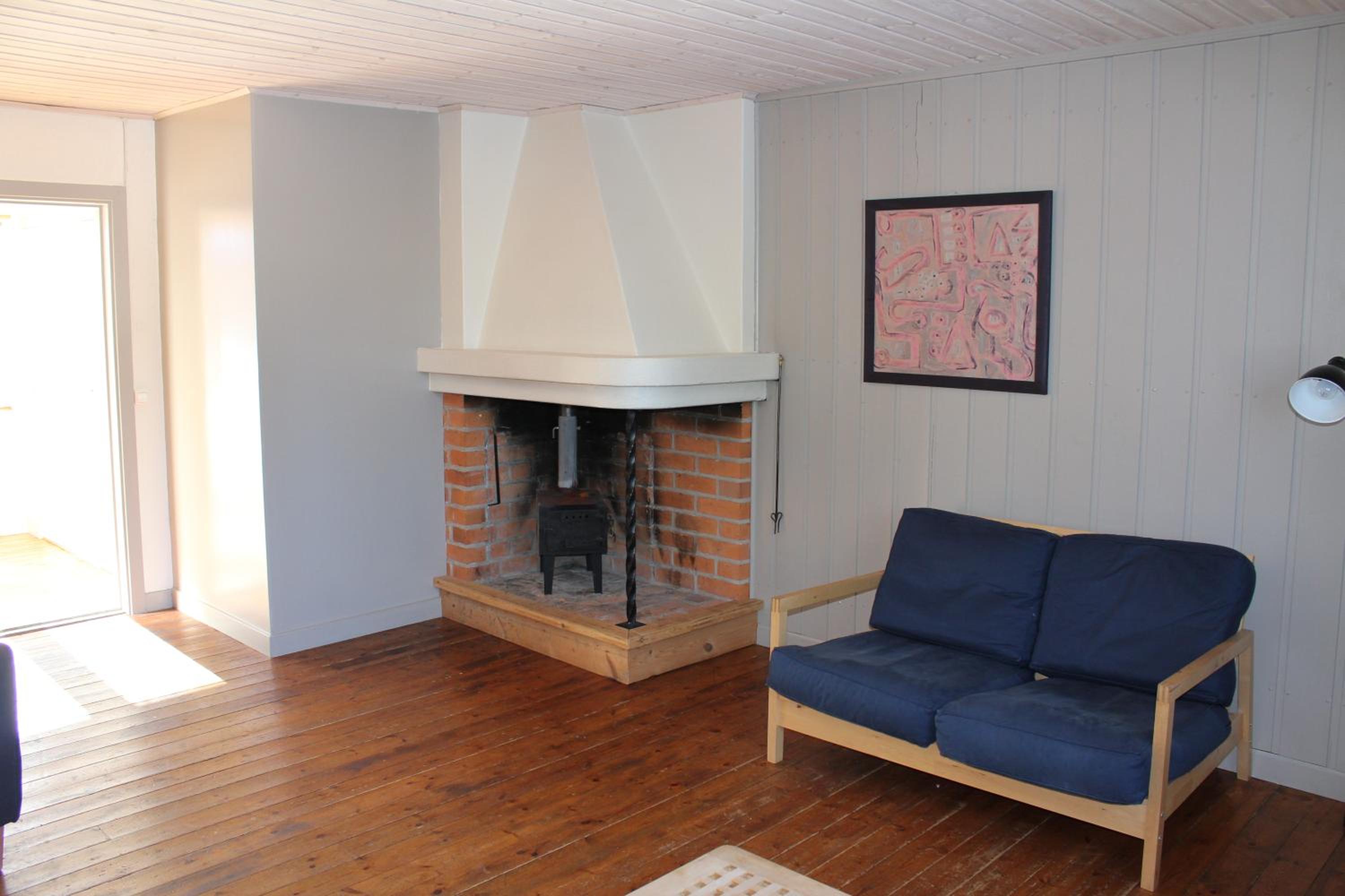 Two-Bedroom Apartment (8 Adults) - Photo 18