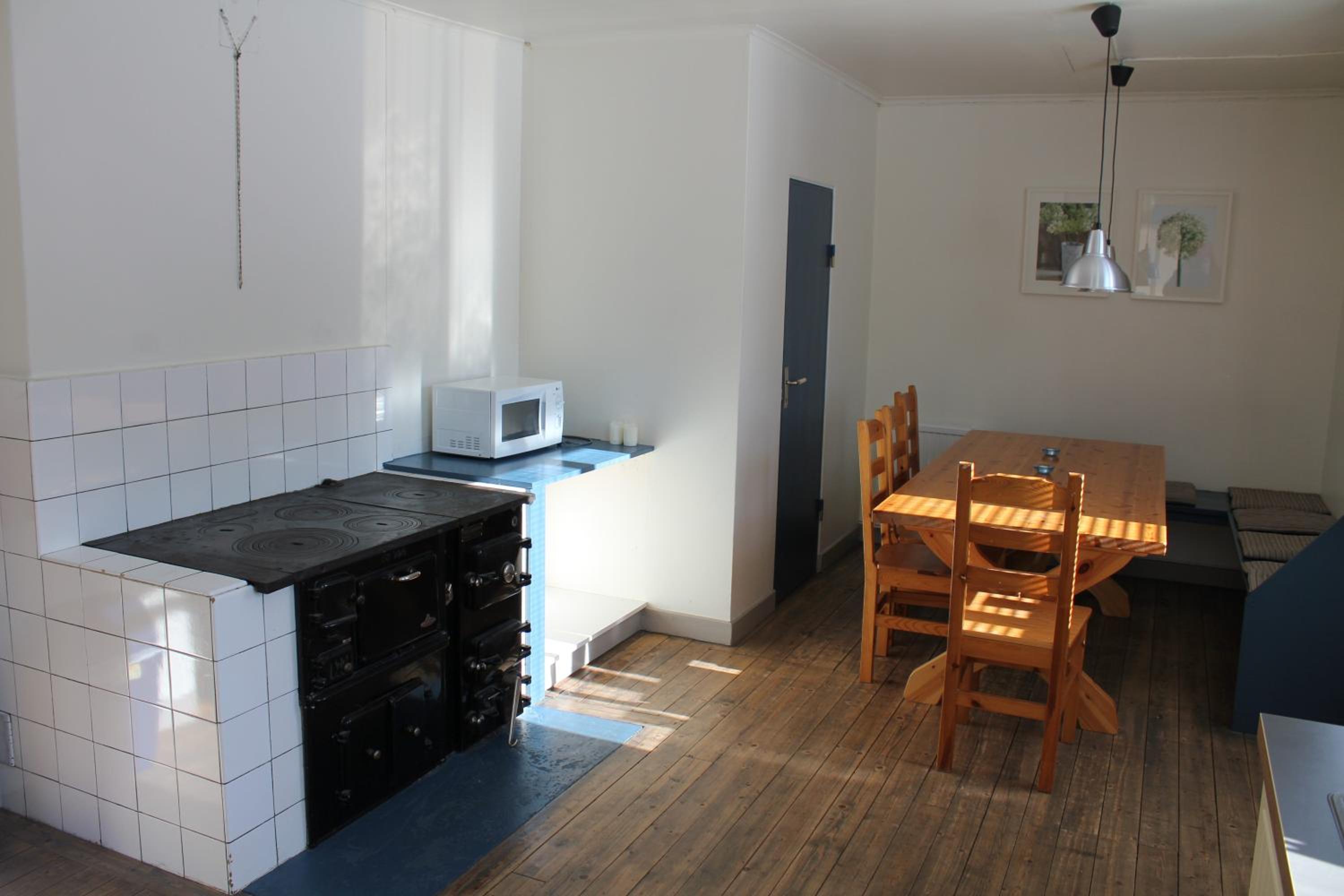 Two-Bedroom Apartment (8 Adults) - Photo 23