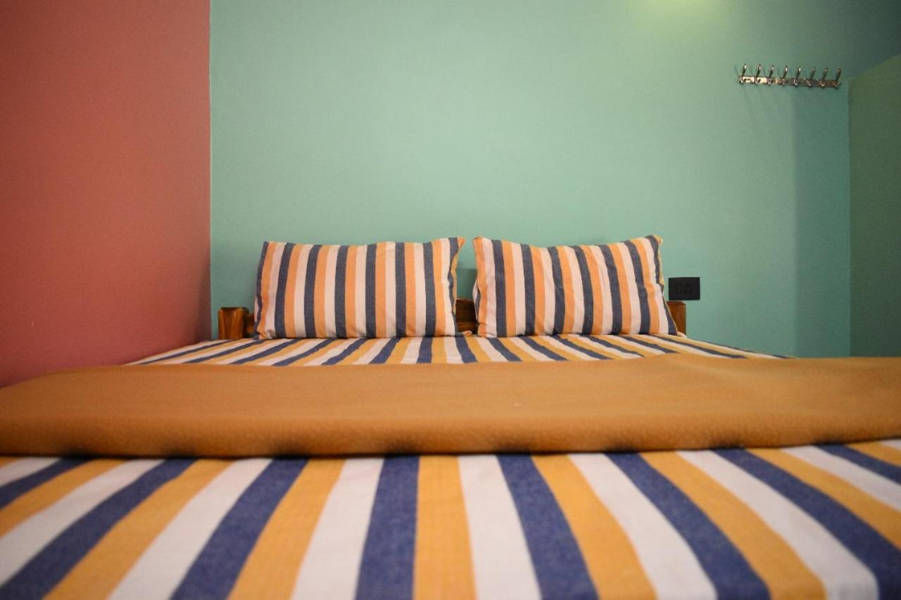 Budget Double Room - Photo 9
