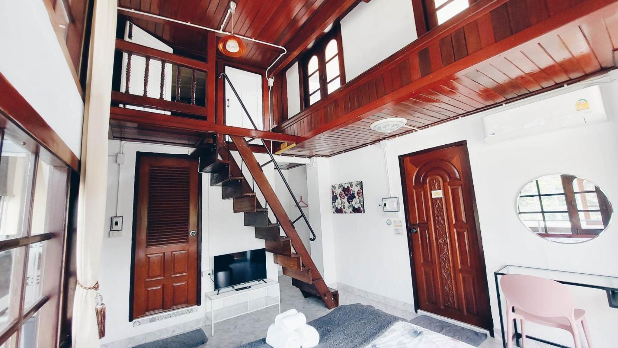 Duplex Quadruple Room - Photo 25