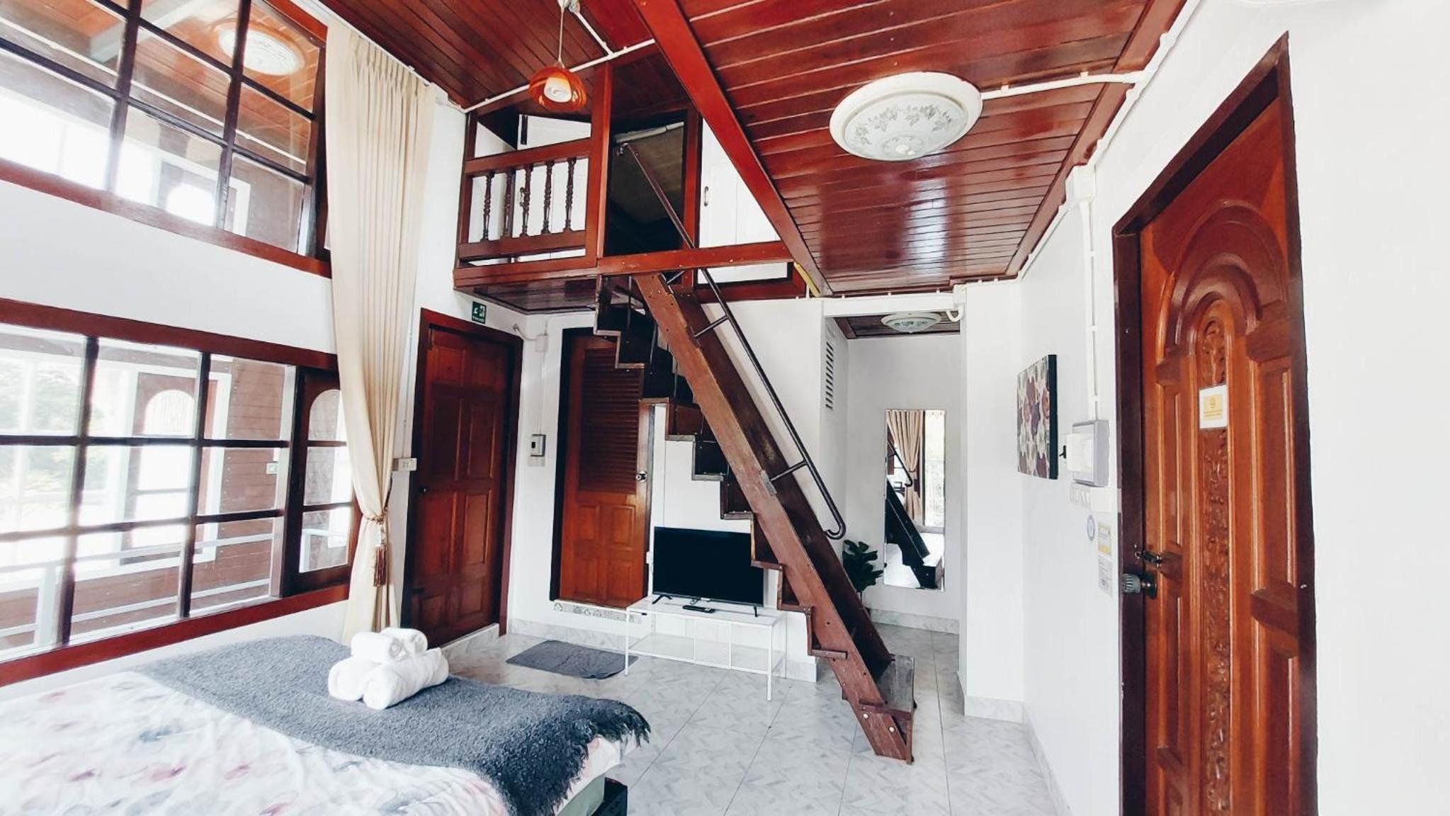 Duplex Quadruple Room - Photo 26
