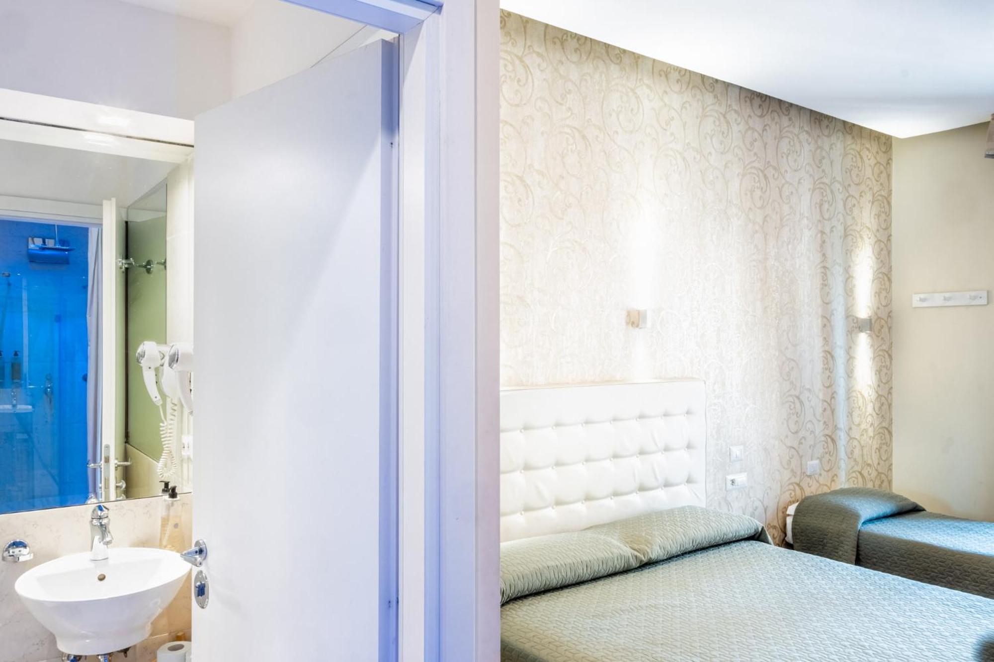 Luxury Quadruple Room photo 2