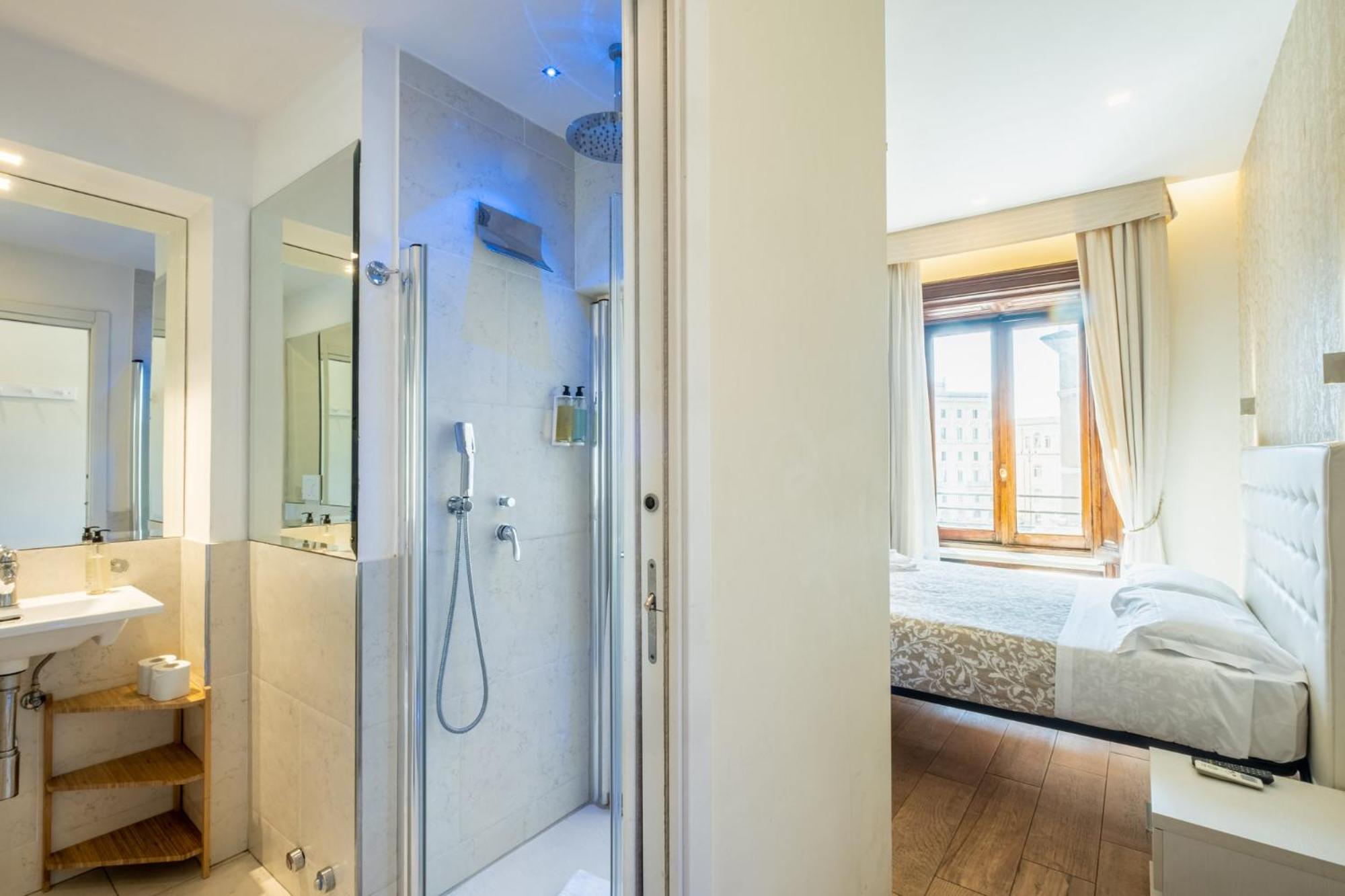 Luxury Triple Room photo 2