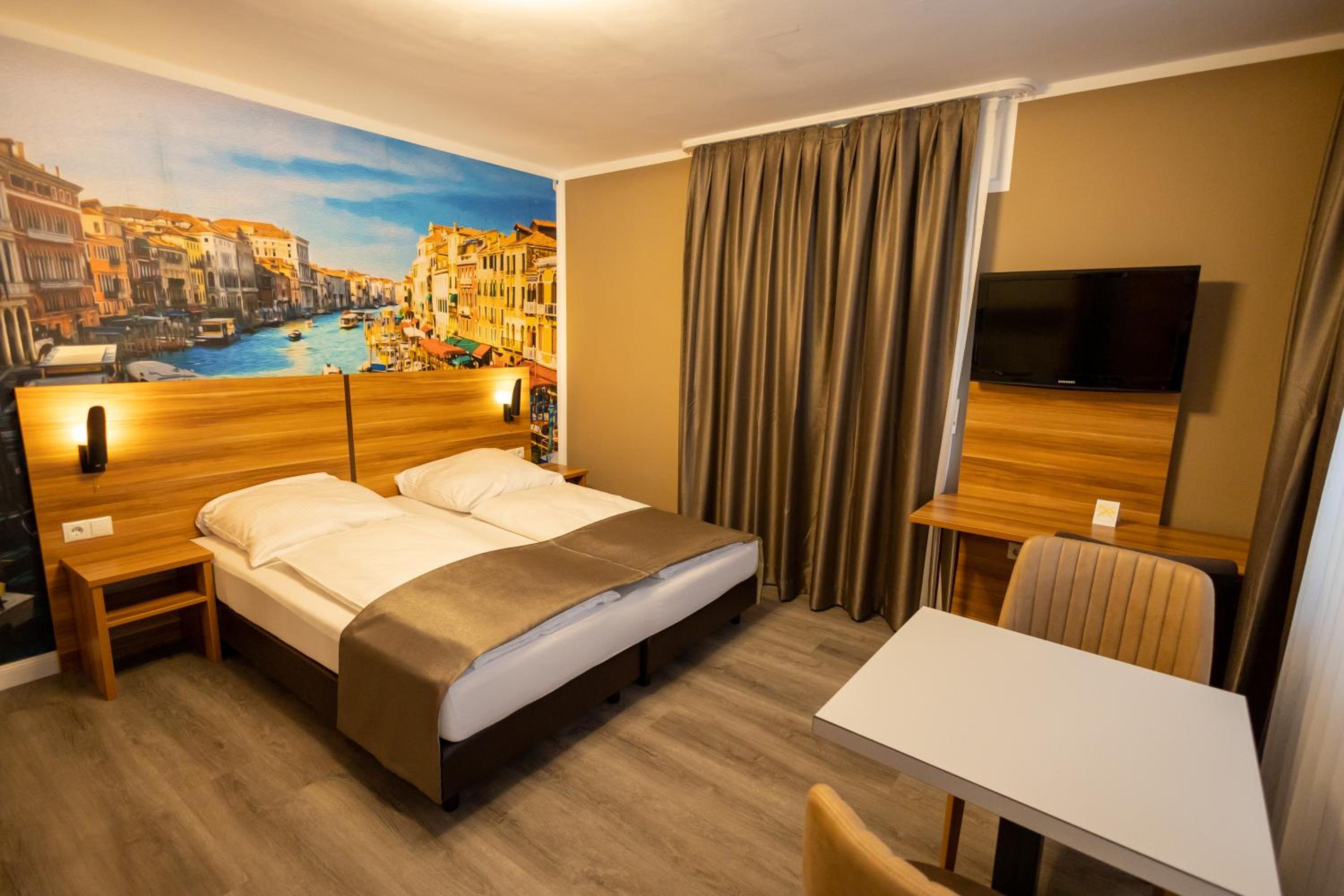 Deluxe double room with balcony and Kitchen - Photo 1