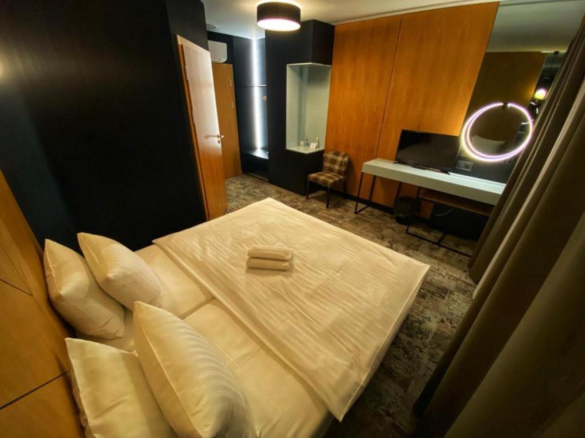 Deluxe Double Room - Photo 3